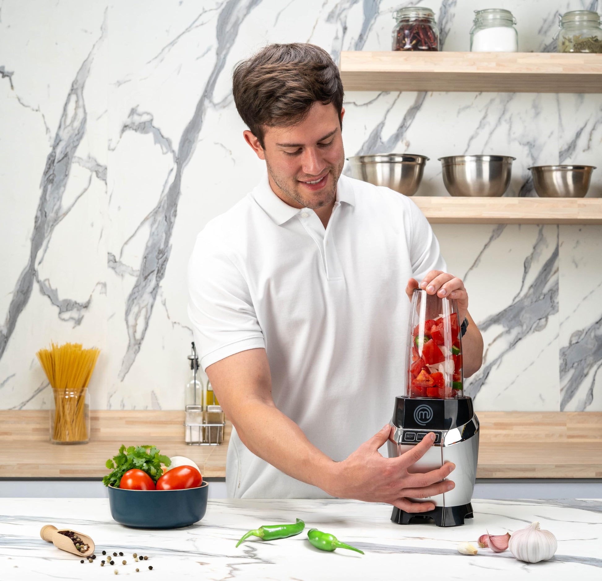 Procesador de Alimentos y Licuadora Nutri-Blender MasterChef Acero Inoxidable Alta Calidad Potente Motor 1000W Capacidad 700 ml Mezclas Eficientes