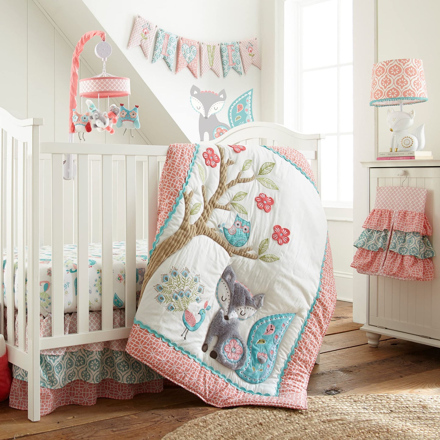 Levtex Baby - Lámpara de mesa Fiona - Base de husillo con visualización roseta rosa - Lámpara de guardería - Base y sombra - Rosa, verde azulado, blanco - Accesorios de guardería - Medidas: 22 pulgadas de alto y 6 pulgadas de diámetro