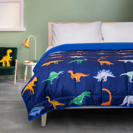 Dreamlab Edredón Ligero Infantil Reversible Hipoalergénico. Colcha Rellena de Microfibra Suave. Diseño para niño, niña o bebé. 1 Pieza. Dinosaurio, Azul (Individual/Matrimonial 195 x 223cm)