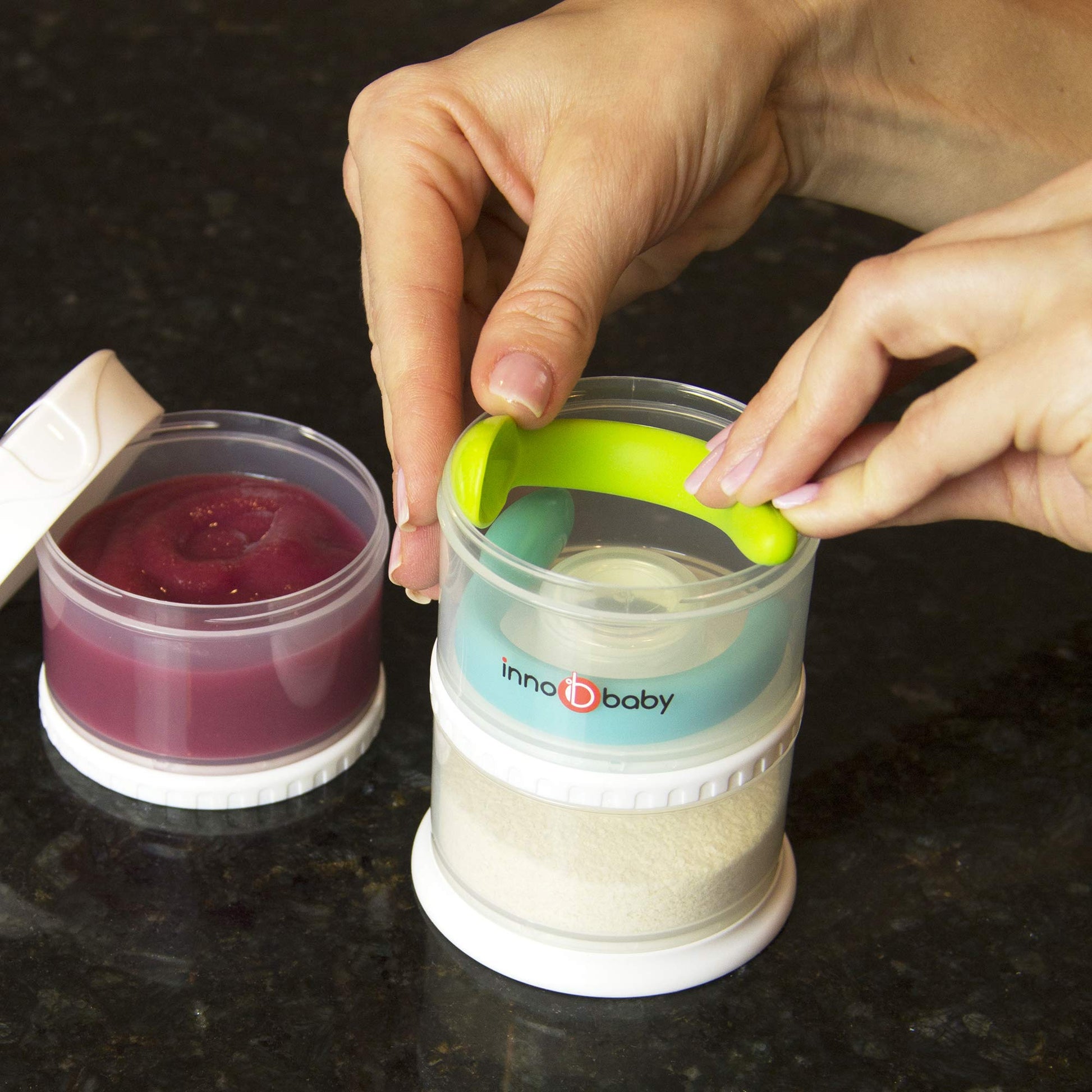 Innobaby - Cuchara de silicona para bebé con funda de transporte (4 unidades) (agua, mango, verde, rosa)
