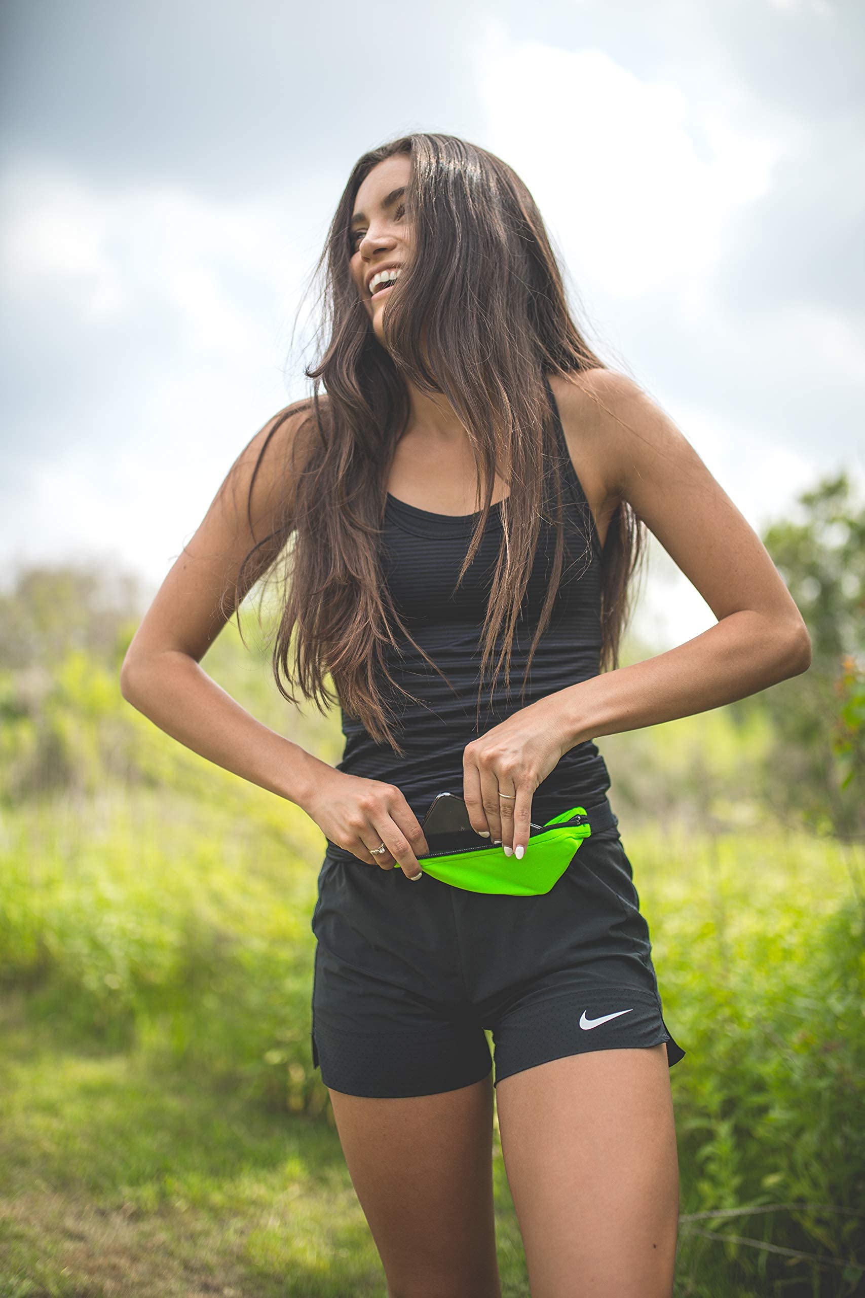 Cinturón de Bolsillo SPIbelt Negro Expandible y Ajustable para Correr para Mujer y Hombre