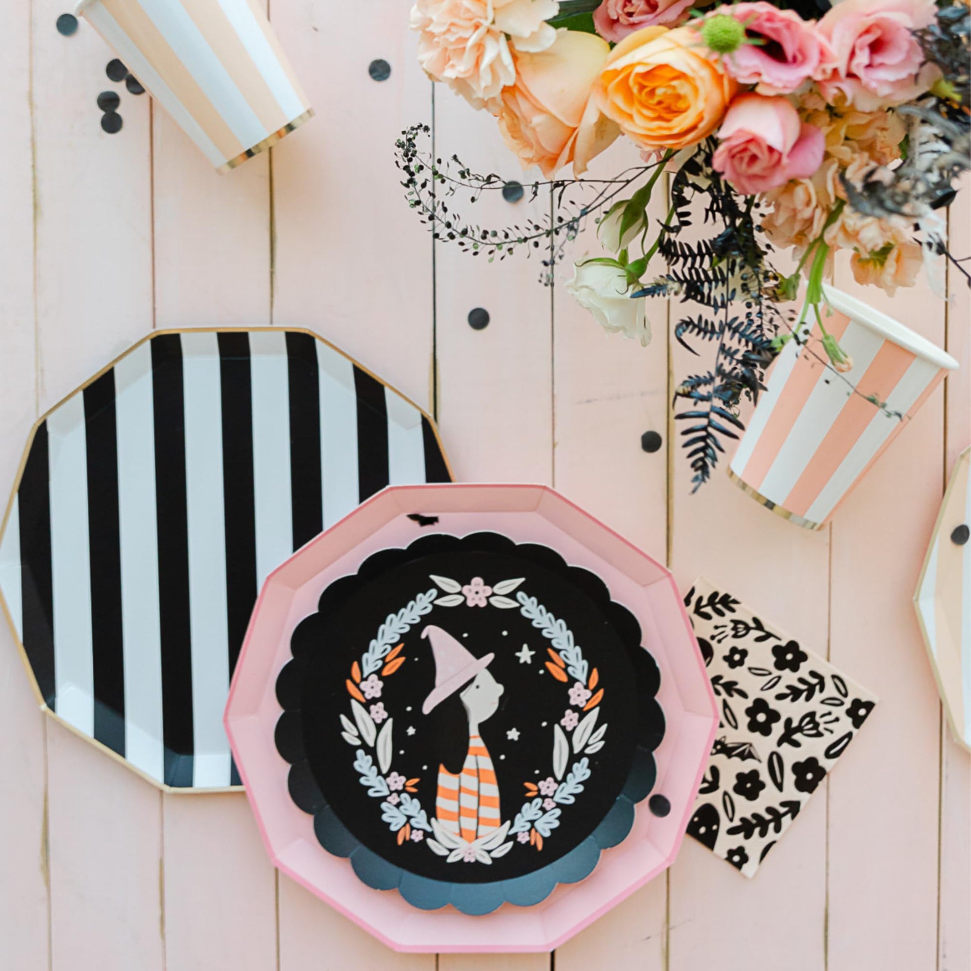 Bonjour Fete - Platos desechables, platos para pasteles, platos de postre, Halloween para niños, decoraciones | 8.5 pulgadas de profundidad (paquete de 8)