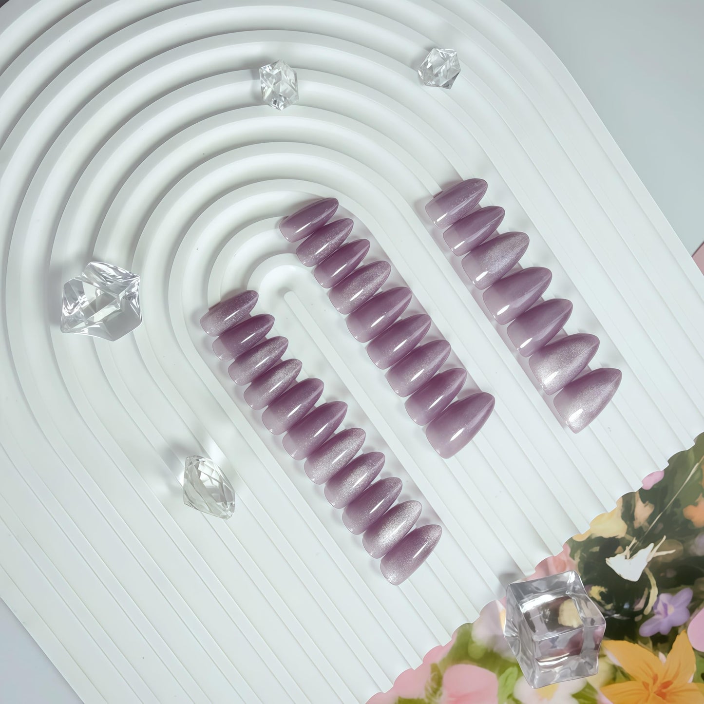 SXVME Uñas Postizas Lilas, Uñas Postizas De Ojo De Gato Morado Claro, Uñas Postizas Cortas Con Brillantina, Uñas Postizas Acrílicas Gruesas, Uñas Postizas Brillantes Para Mujer (30 Unidades)