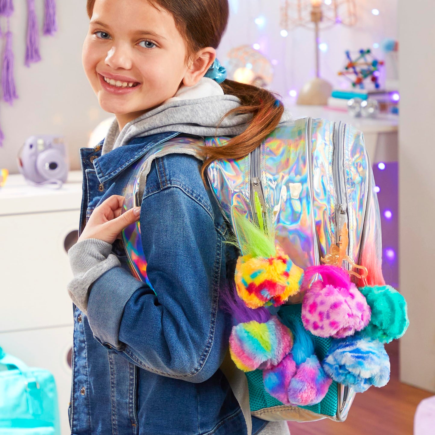 Furby Furblets Peluche Miniamigo Luv-Lee con más de 45 Sonidos, música K-Pop y Frases en Furbish Colores Morado y Azul, Incluye Llavero para Colgar, + 6 años