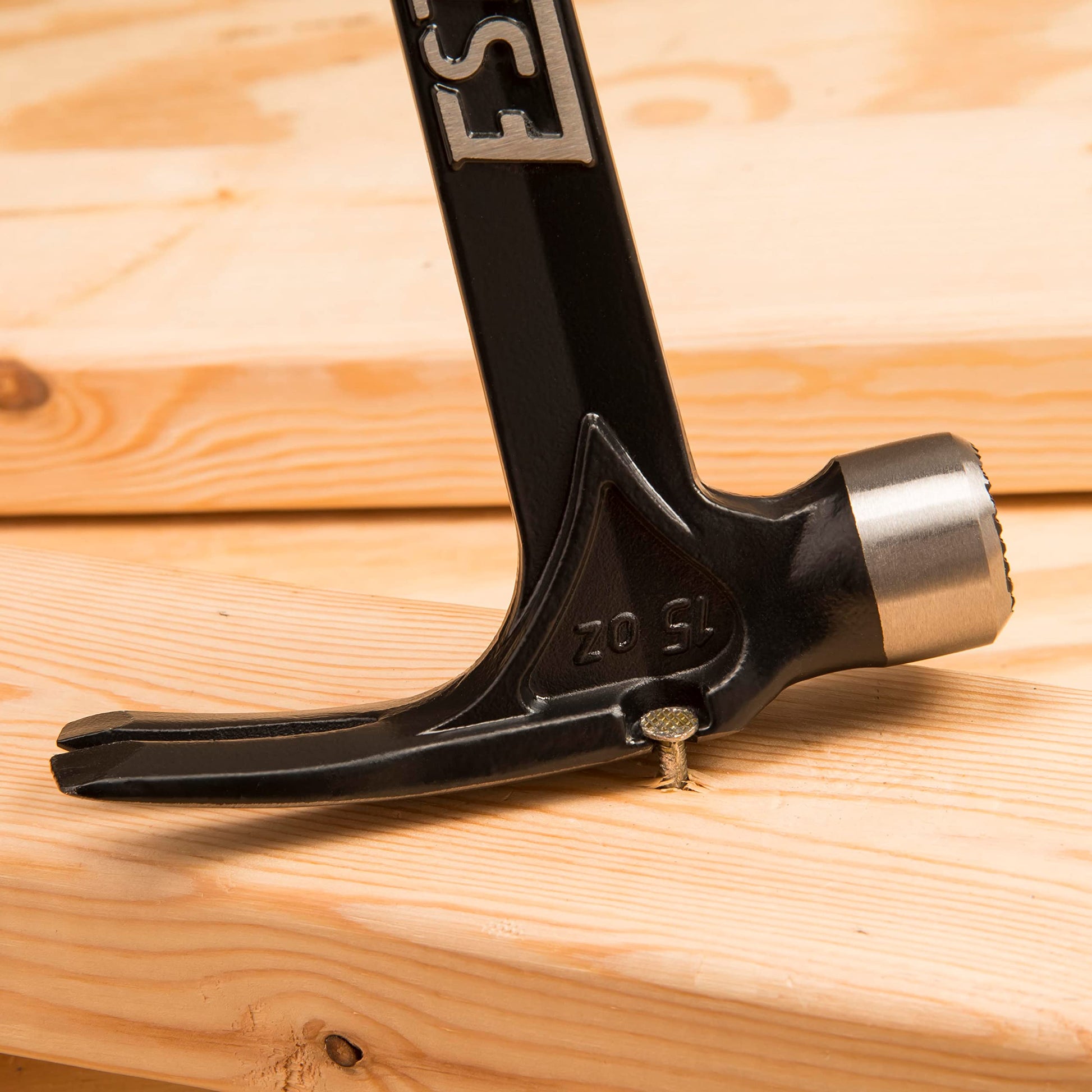 Martillo Estwing vinilo negro 15 onzas con cara fresada
