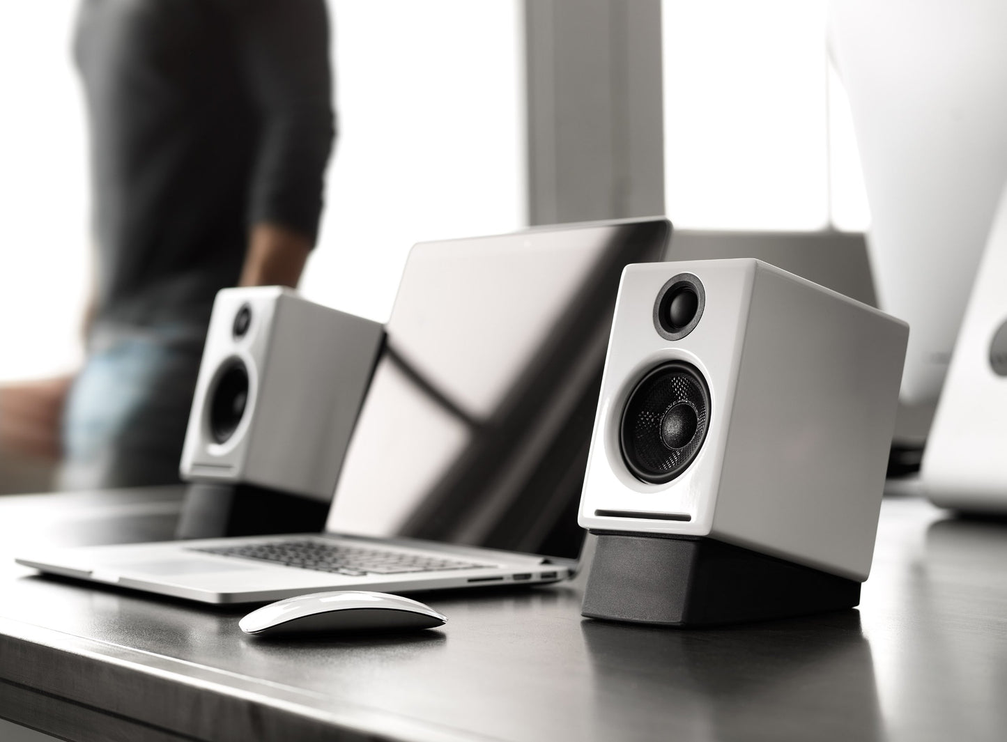 Audioengine Altavoces de Escritorio inalámbricos Bluetooth A2 Plus: Altavoces de computadora de 60 W para música y Juegos