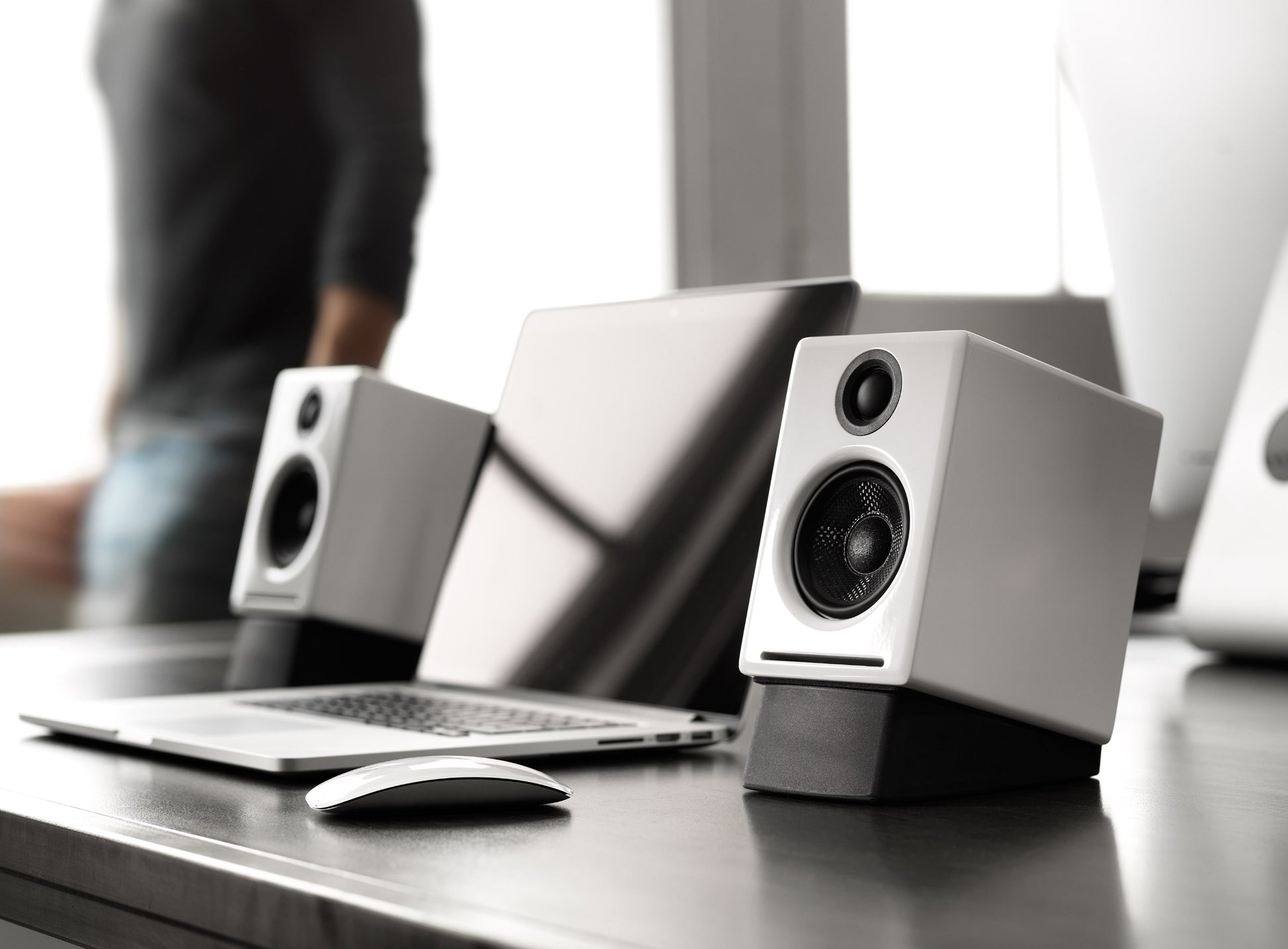 Audioengine Altavoces de Escritorio inalámbricos Bluetooth A2 Plus: Altavoces de computadora de 60 W para música y Juegos