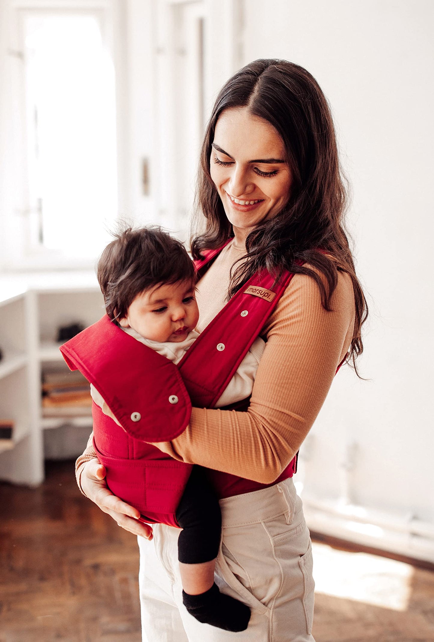 Portabebés Marsupi Rojo Ruby Ajustable Algodón Orgánico Talla SM 2 Posiciones para Recién Nacido
