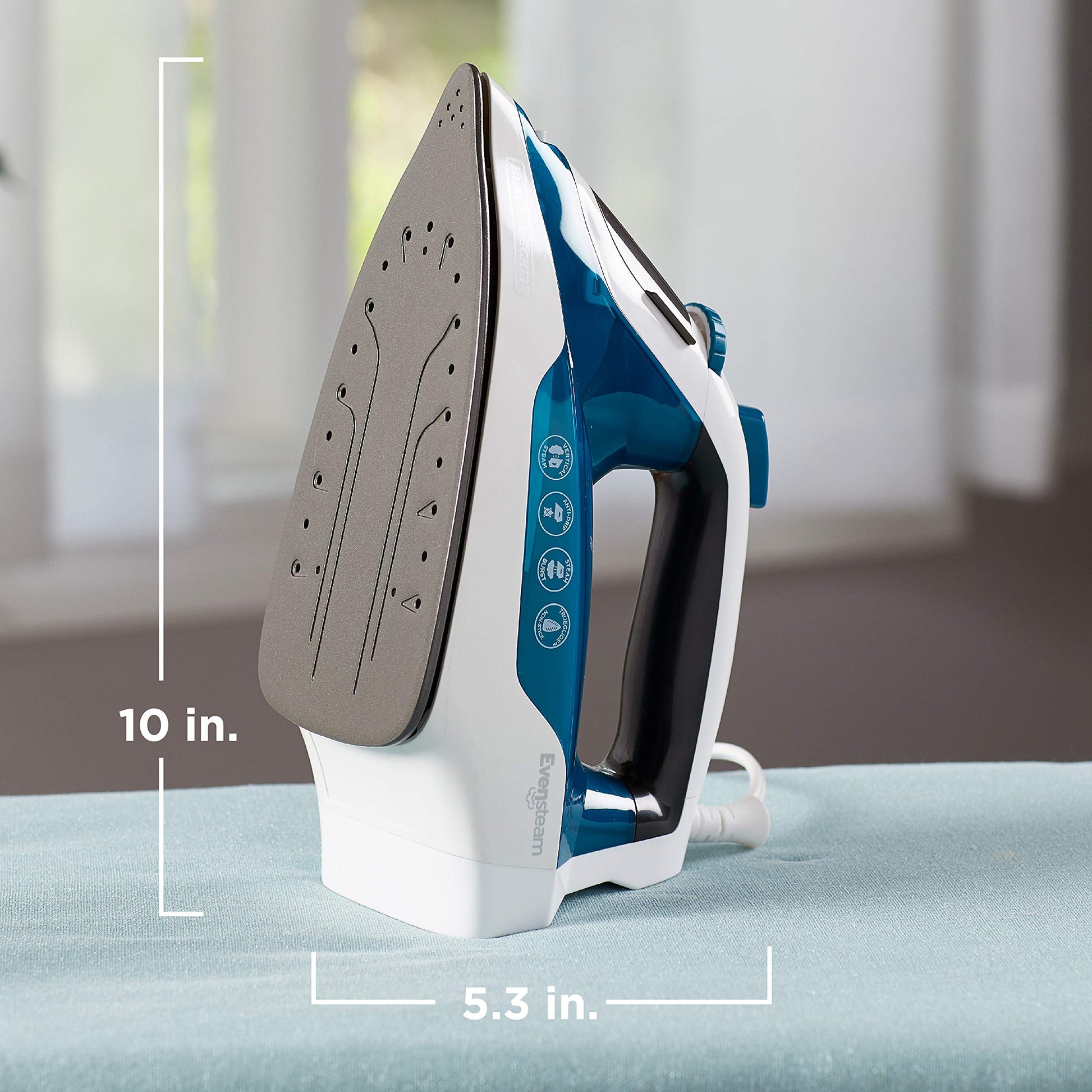 BLACK+DECKER - Plancha compacta de vapor fácil, IR06V, cable de doble posición, suela antiadherente TrueGlide, vapor vertical, SmartSteam