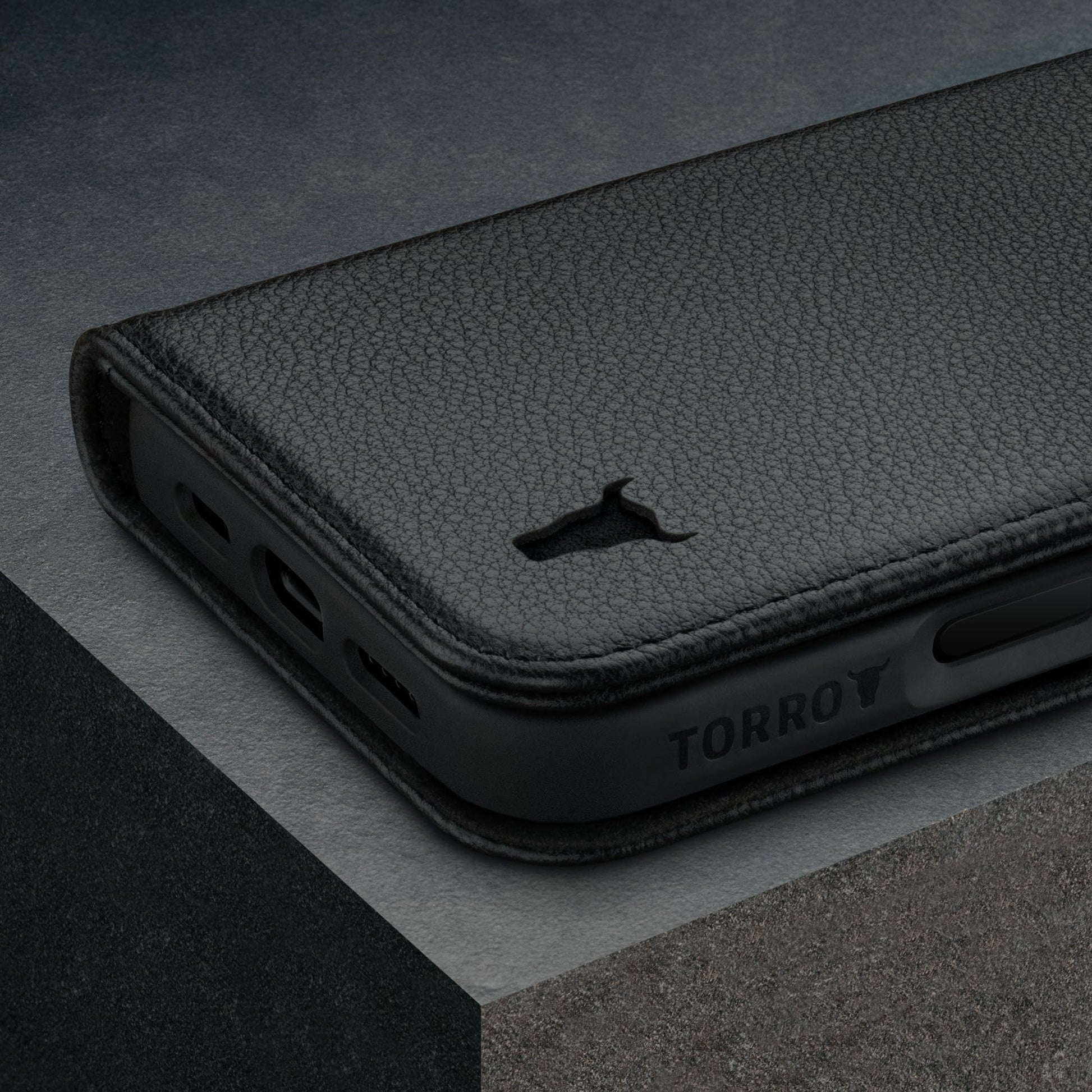 TORRO Funda Compatible con iPhone 16 Pro MAX - Funda Tipo Cartera de Cuero Premium con Soporte y Ranuras para Tarjetas - Negro