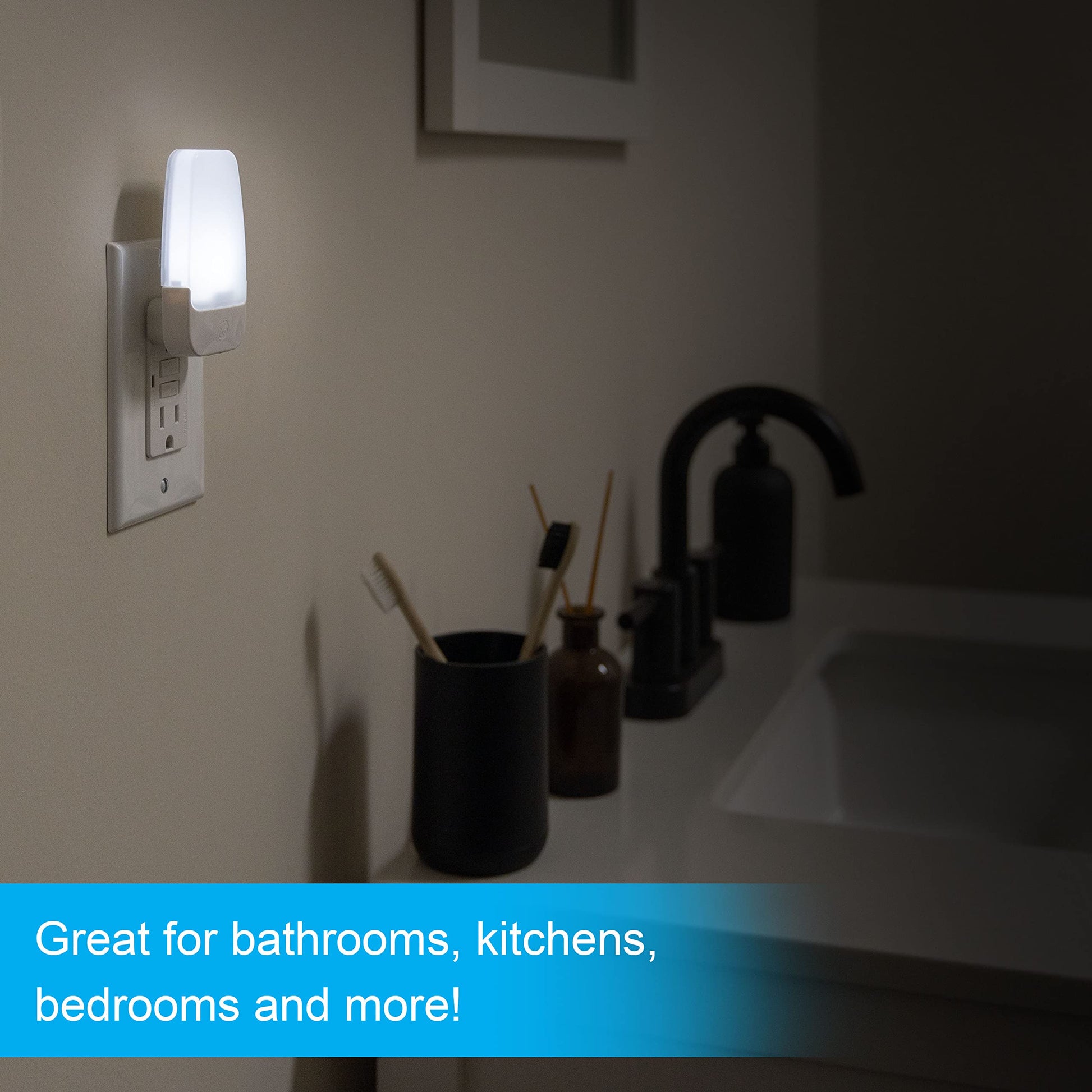 GE Luz De Noche Led Enchufable Sensor De Luz Blanco Frío Certificacion UL De Bajo Consumo Paquete De 2 Ideal Para Dormitorio Baño Guardería Pasillo Cocina Escaleras 55991