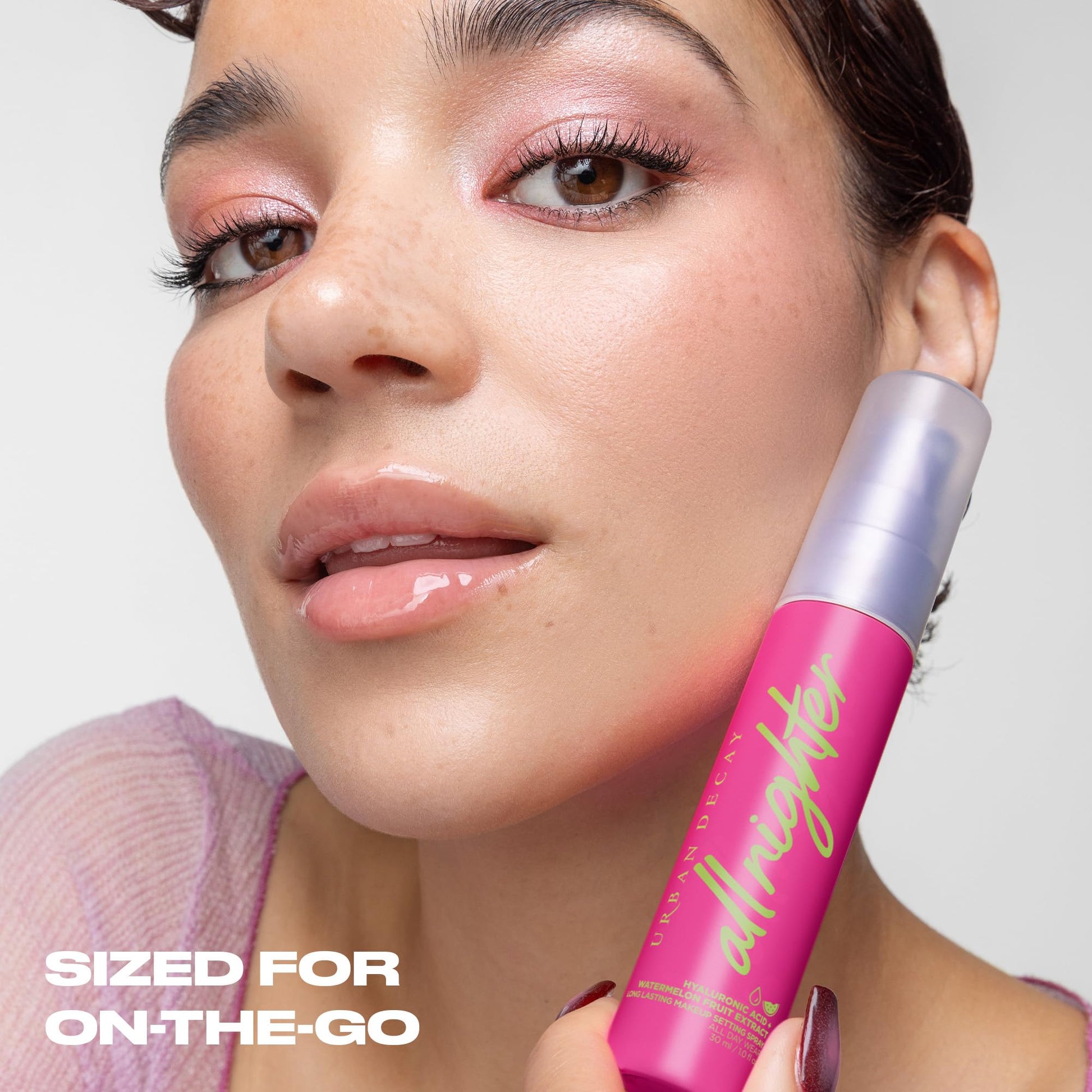 Urban Decay All Nighter Setting Spray Ácido Hialurónico, Fijador de Maquillaje Hasta por 16 Hrs, Con Acabado Hidratante y Luminoso, Tamaño de Viaje, 30 ml