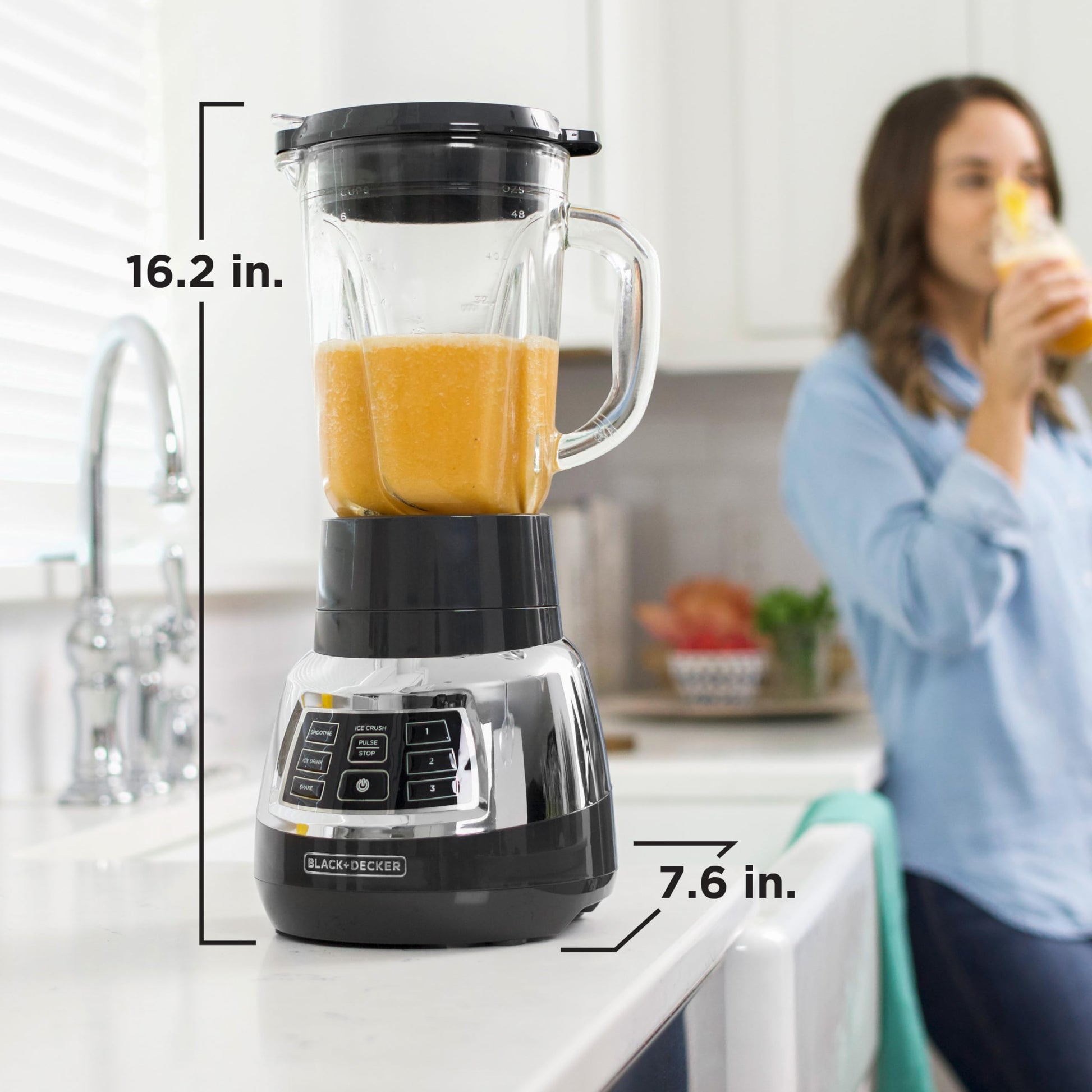 BLACK & DECKER Licuadora acero inoxidable silenciosa con vaso de vidrio Cyclone Modelo BL1400DG-P