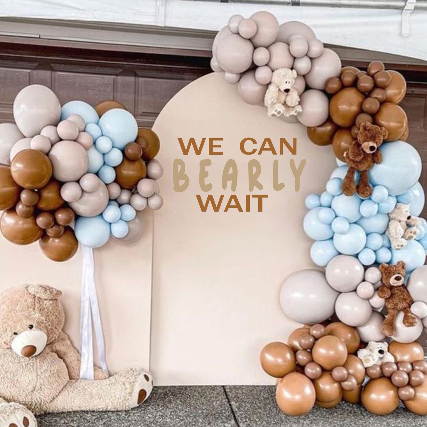GIOGUK - Calcomanía de pared con texto "We Can Bearly Wait", decoración de fiesta de baby shower, suministros de fiesta de revelación de género, calcomanía de letrero de oso para arco de globos,