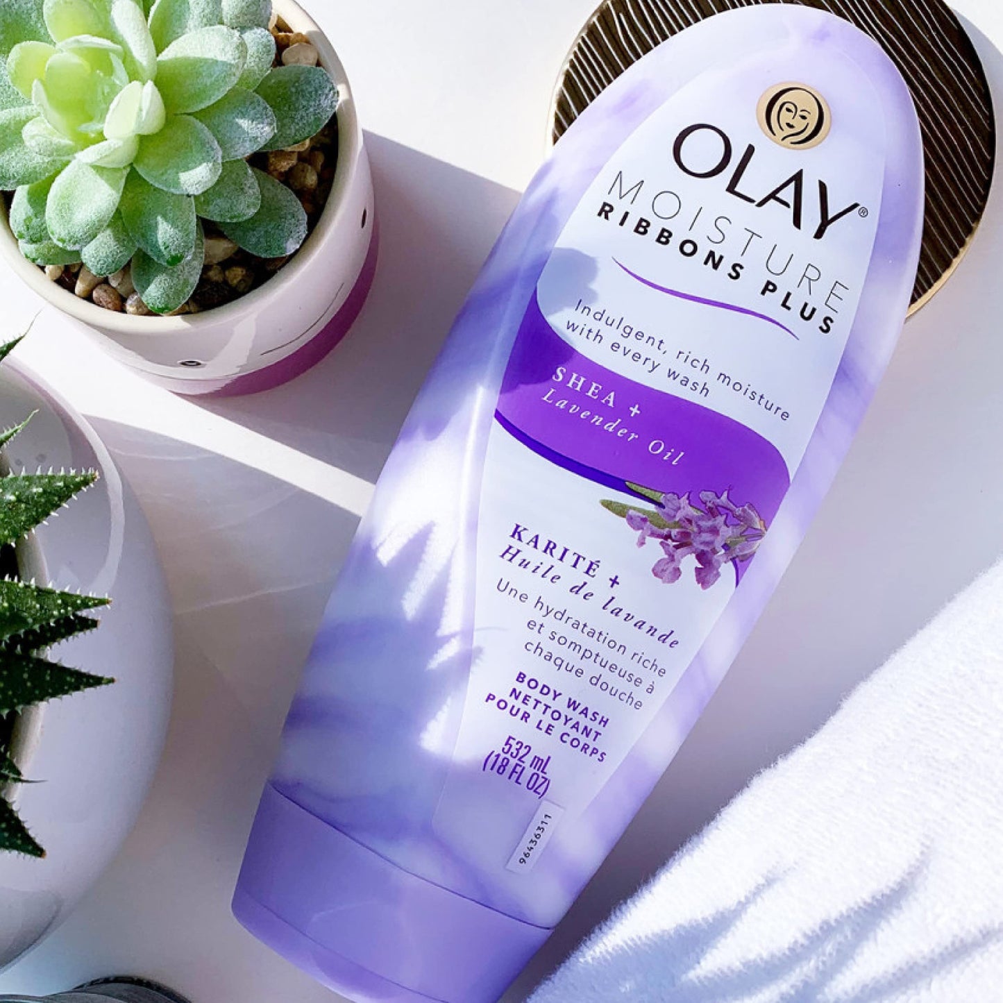 Olay 2-in-1 Essential Oils Ribbons Moisturizing Body Wash - Luscious Orchid - 18 oz