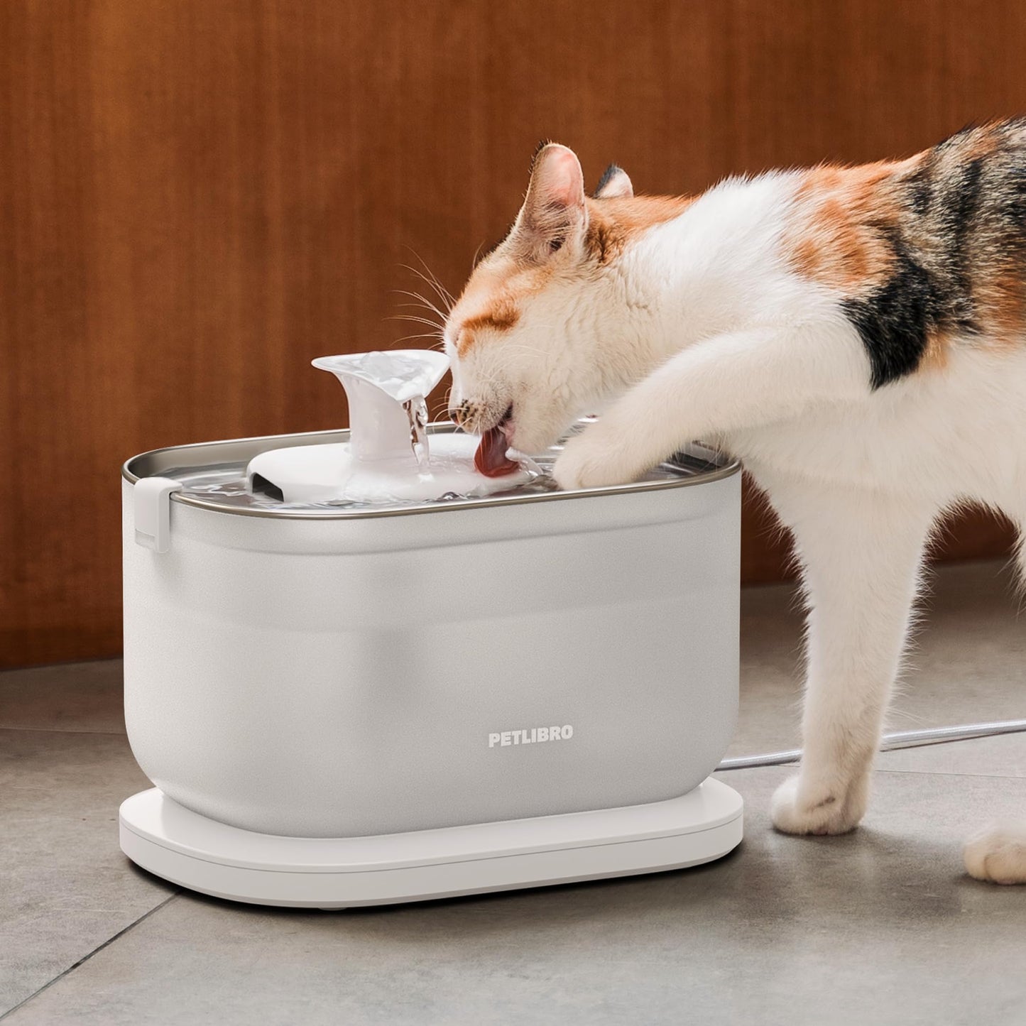 Fuente de Agua para Mascotas PETLIBRO Acero Inoxidable con Bomba Inalámbrica 2.5L Fácil de Limpiar y Sin BPA para Gatos y Perros