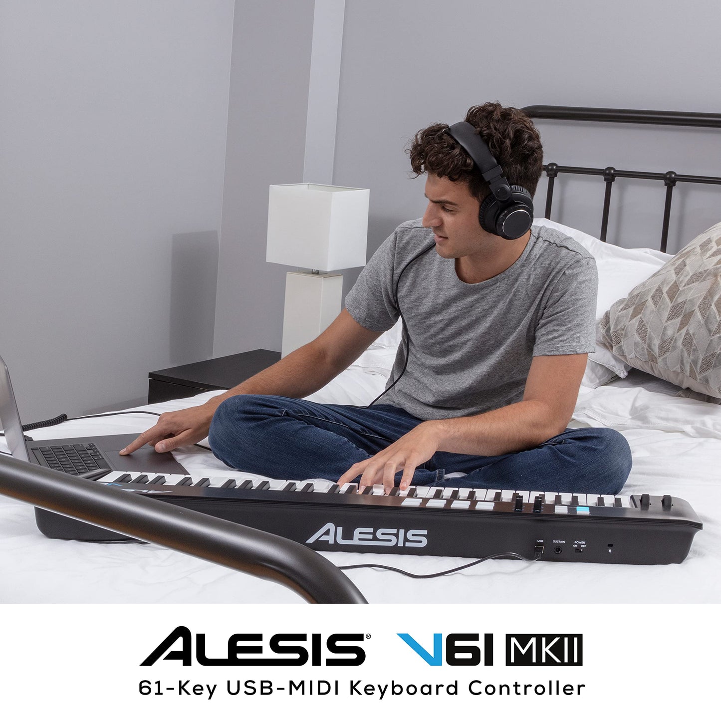 Alesis V61 MKII - Teclado Controlador MIDI USB, 61 teclas sensibles a la velocidad, 8 Pads con Full Level, Arpegiador, Rueda Pitch/Mod, Note Repeat y Suite de software
