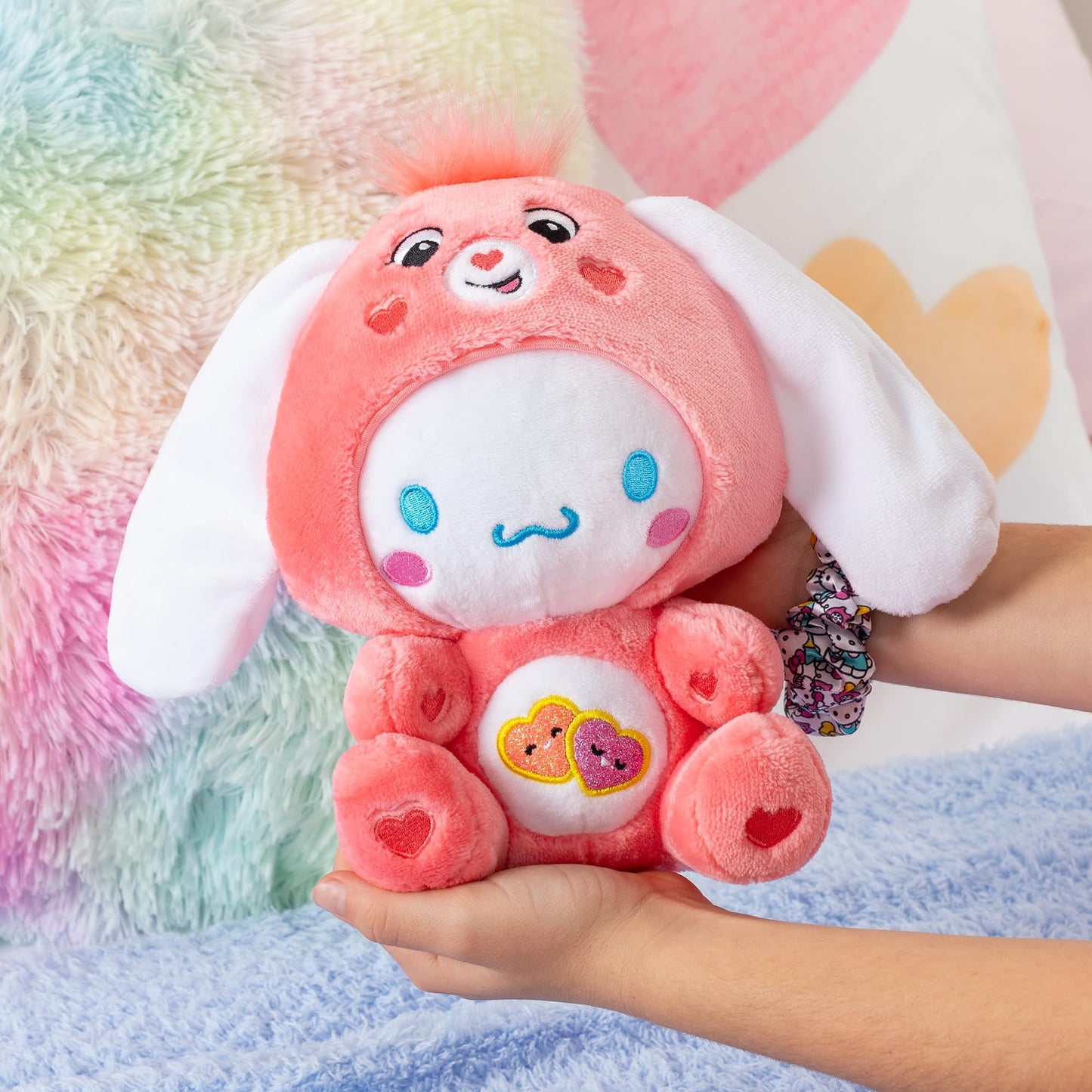Care Bears Cinnamoroll Dressed As Love-a-Lot Bear 8 Pulgadas de Felpa de tamaño Divertido, Rosa, Suave, abrazable Mejor - Bueno para niñas y niños, empleados, coleccionistas, a Partir de 4 años