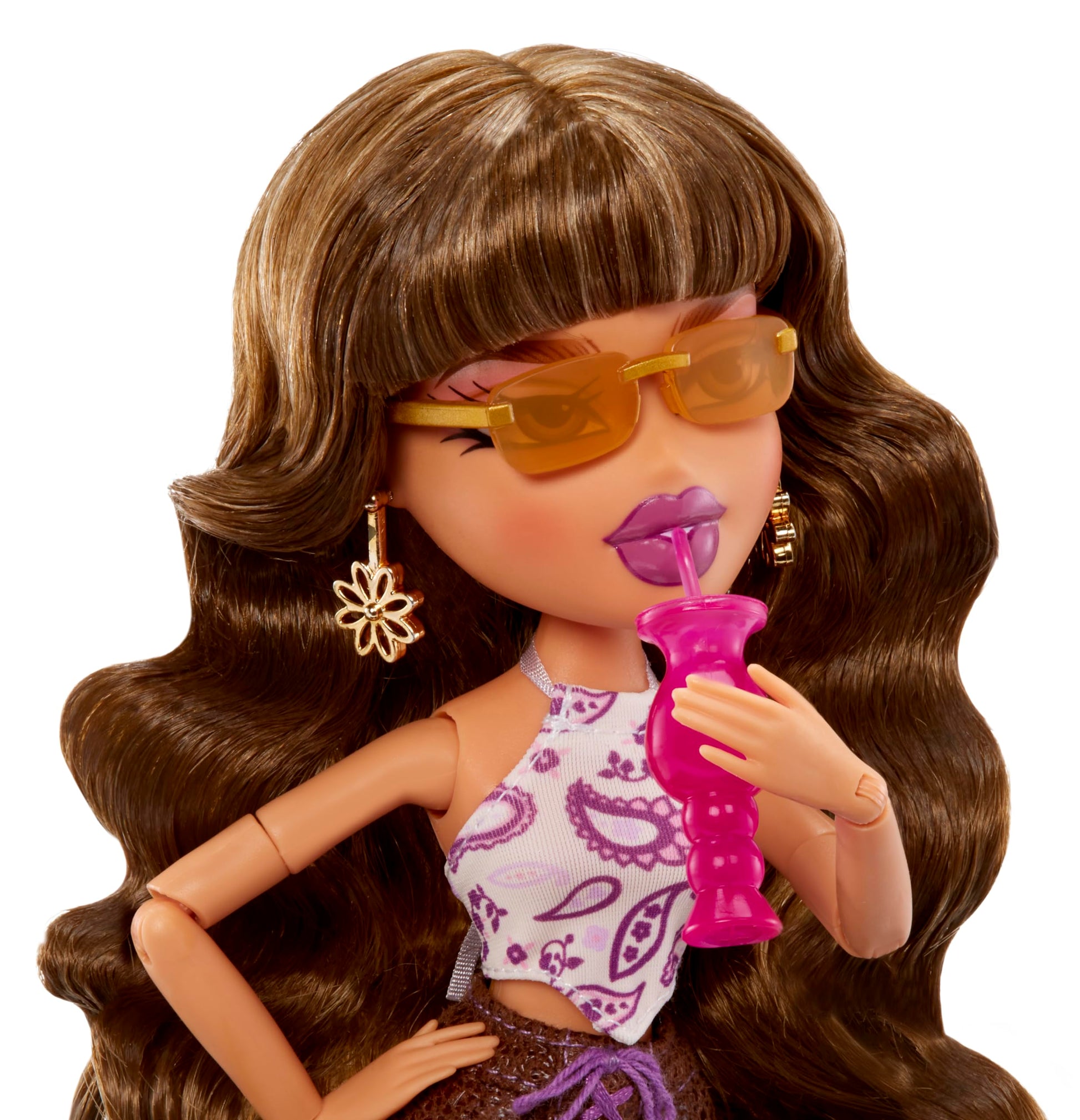 Bratz Alwayz Muñeca Yasmin - con 10 Accesorios y póster - Juguete para niños y niñas - Edad: 6+ años