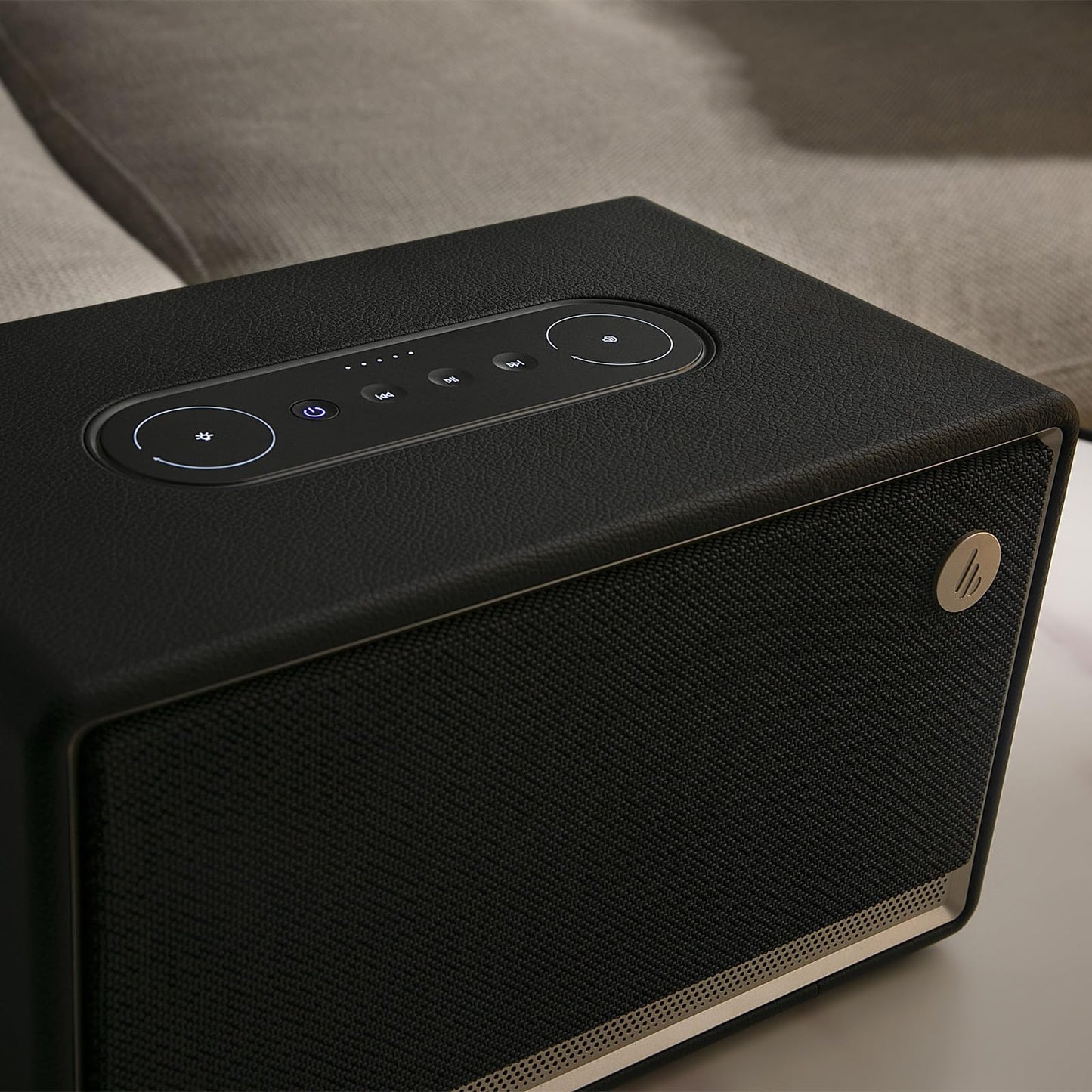 Edifier ES300 Altavoz WiFi y Bluetooth – 60 W Hi-Res Audio, AirPlay 2, LDAC, batería de 12 Horas, multiroom, USB y AUX, iluminación Ambiental, Carcasa de Madera, Control de aplicación, Altavoz