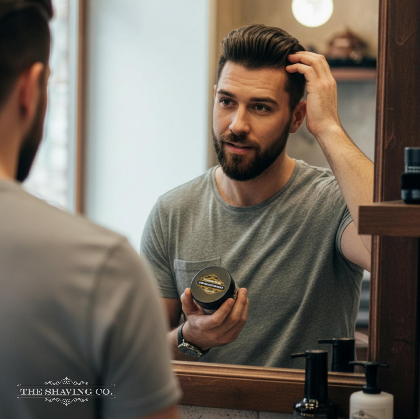THE SHAVING CO. Pomada para Cabello Super Hold Noxidil - H2 130 gr. Cera para Cabello con Noxidil. Ademas de tener un Pomade Fijacion Alta Brillo Medio. Cuenta con Noxidil que es un auxiliar de crecimiento capilar.