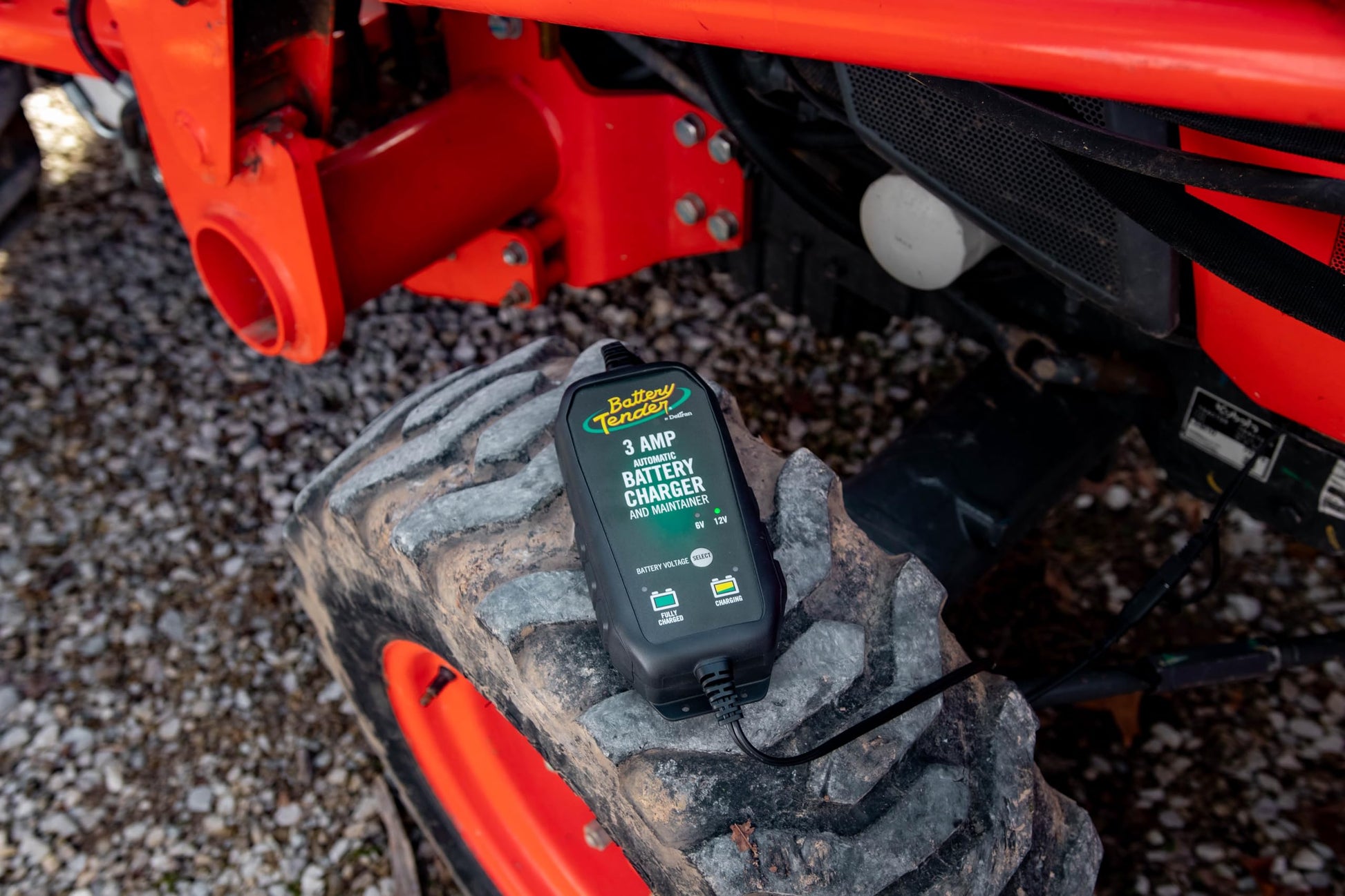 Battery Tender - Cargador y mantenedor de batería de 3 amperios – Automático Inteligente conmutable de 12 V o 6 V para Coches, SUV y Camiones, Cargador de batería de Plomo, AGM, Gel y Litio –