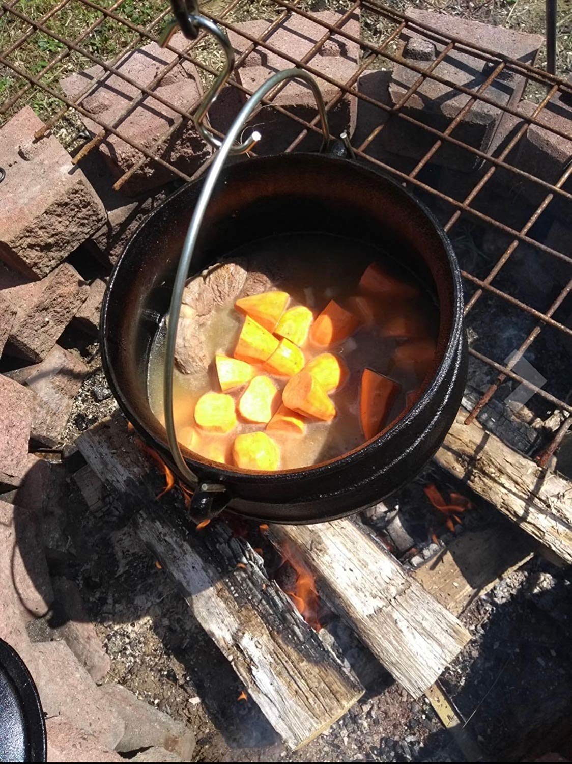 Cuisiland - Olla de caldero Potjie de hierro fundido de 8.5 cuartos con tapa y 3 patas, olla de fogata presazonada de estilo sudafricano para cocinar al aire última intervensión, sopas, guisos y