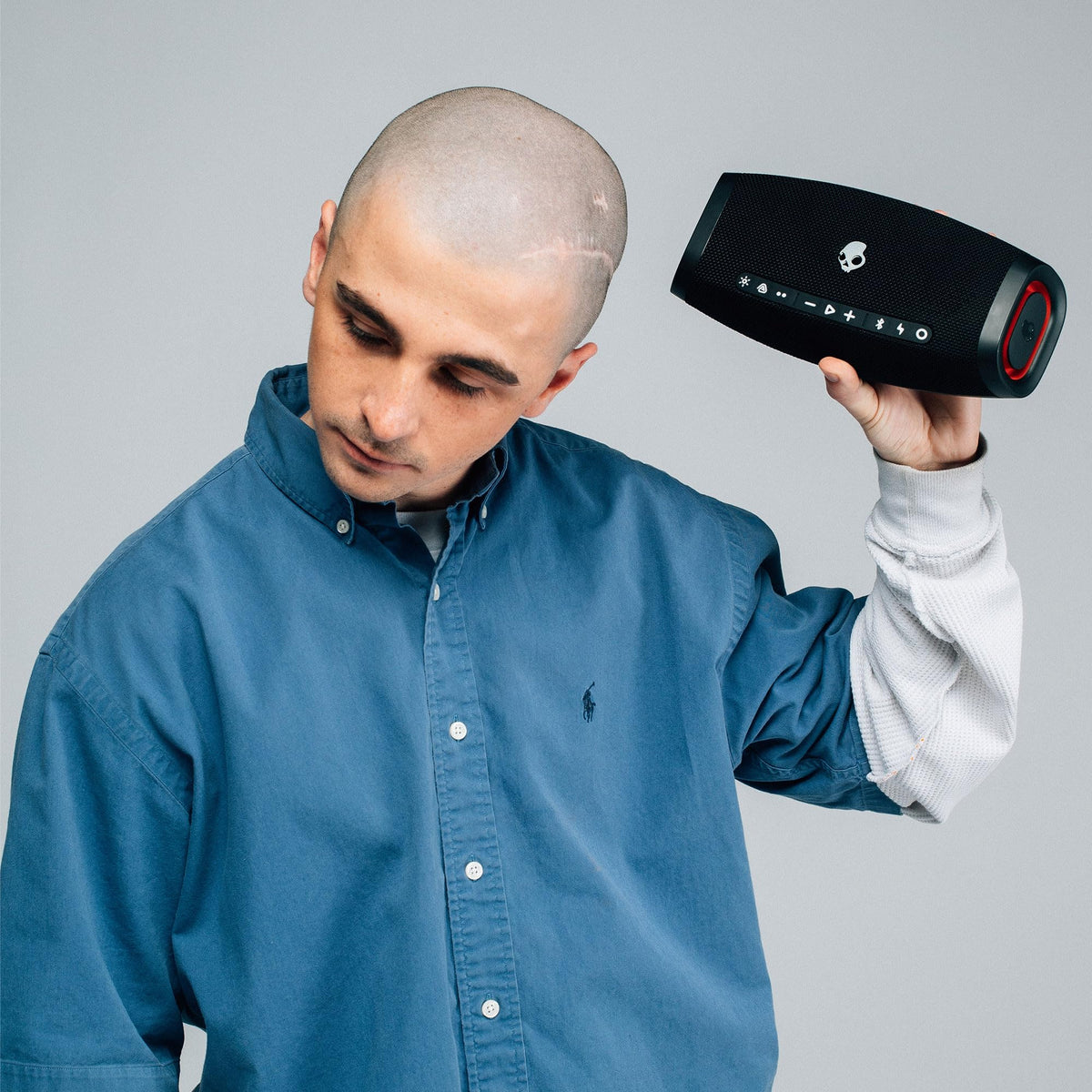 Altavoz Bluetooth Portátil Skullcandy Negro con Mosquetón y Correa Integrados, IPX7 Impermeable, Powerbank USB-C, Auracast Multi-Speaker Link y LED Lightshow