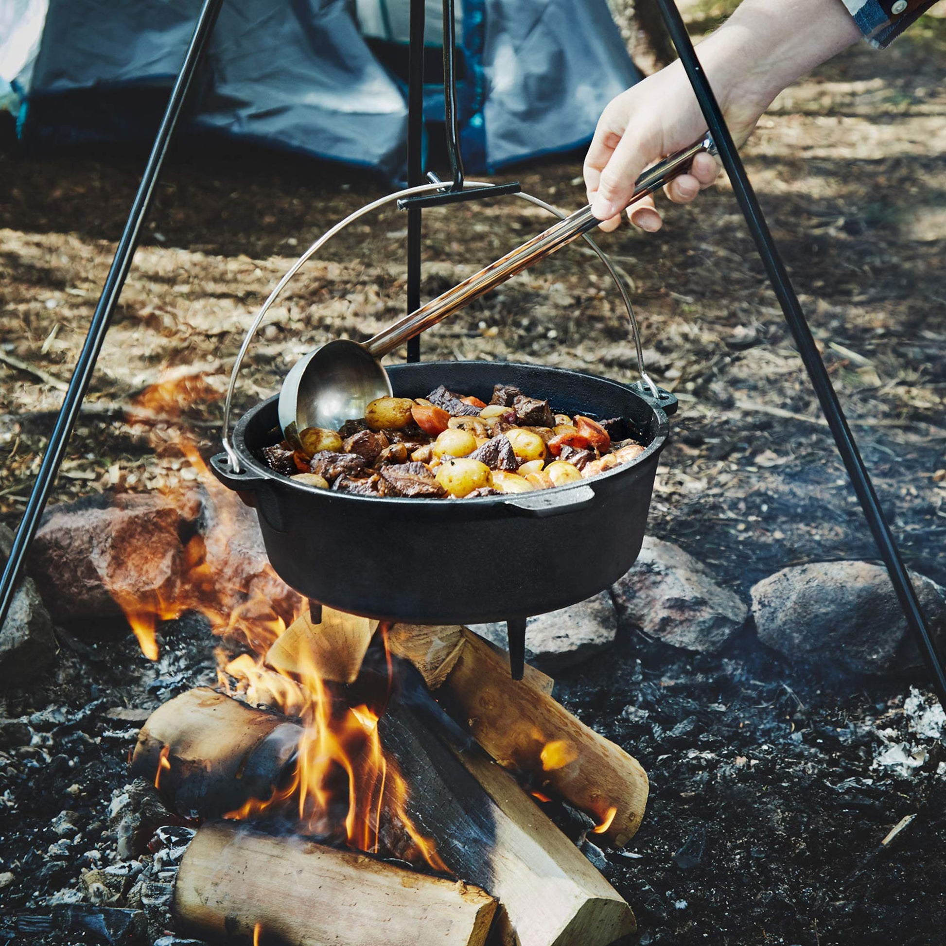 Uno Casa Olla holandesa de hierro fundido para camping - Olla con tapa presazonada de 5,6 litros ideal para ir de acampada