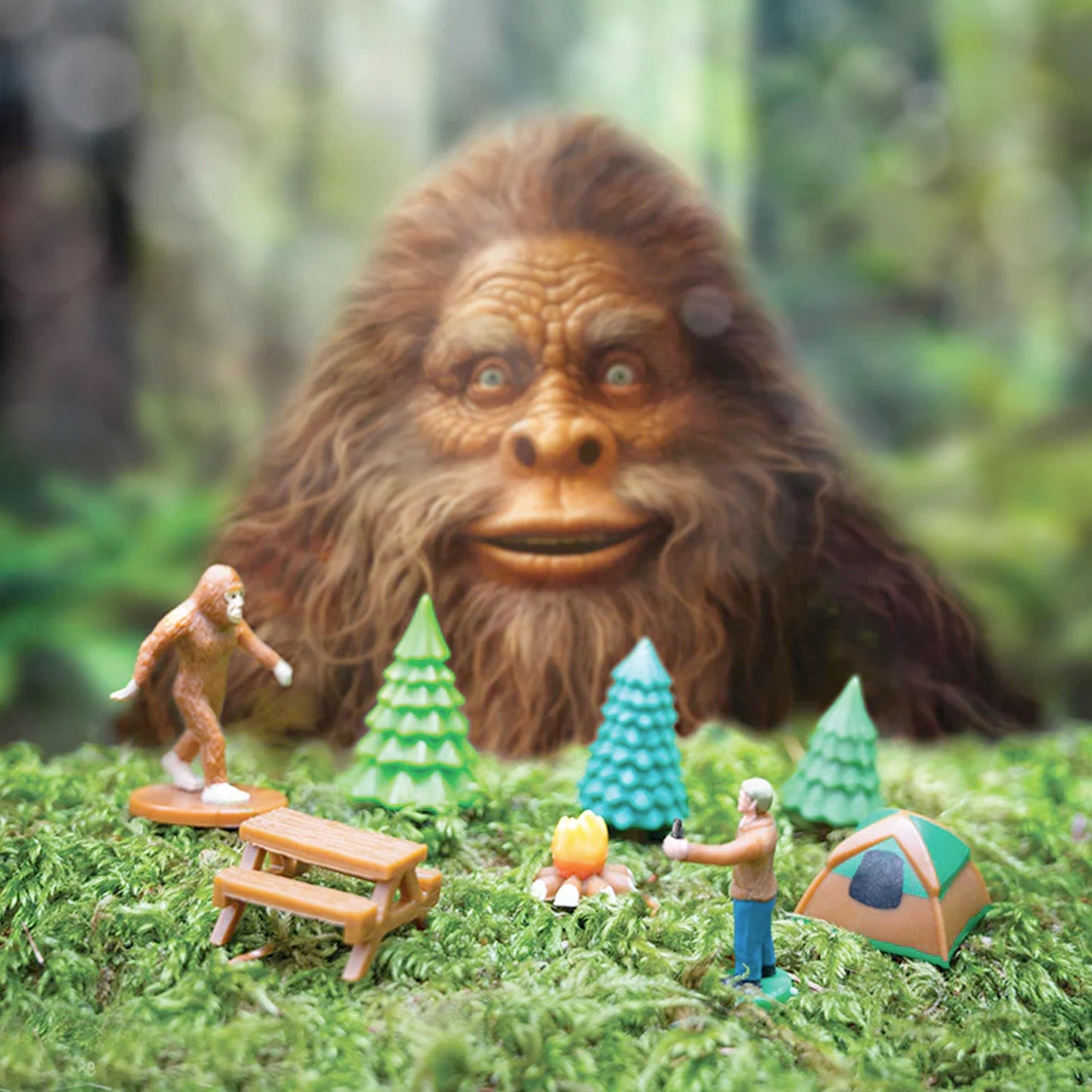 Mini Juego de Figuras Accoutrements Archie McPhee Bigfoot Basecamp Micro-Cryptozoology Novedad