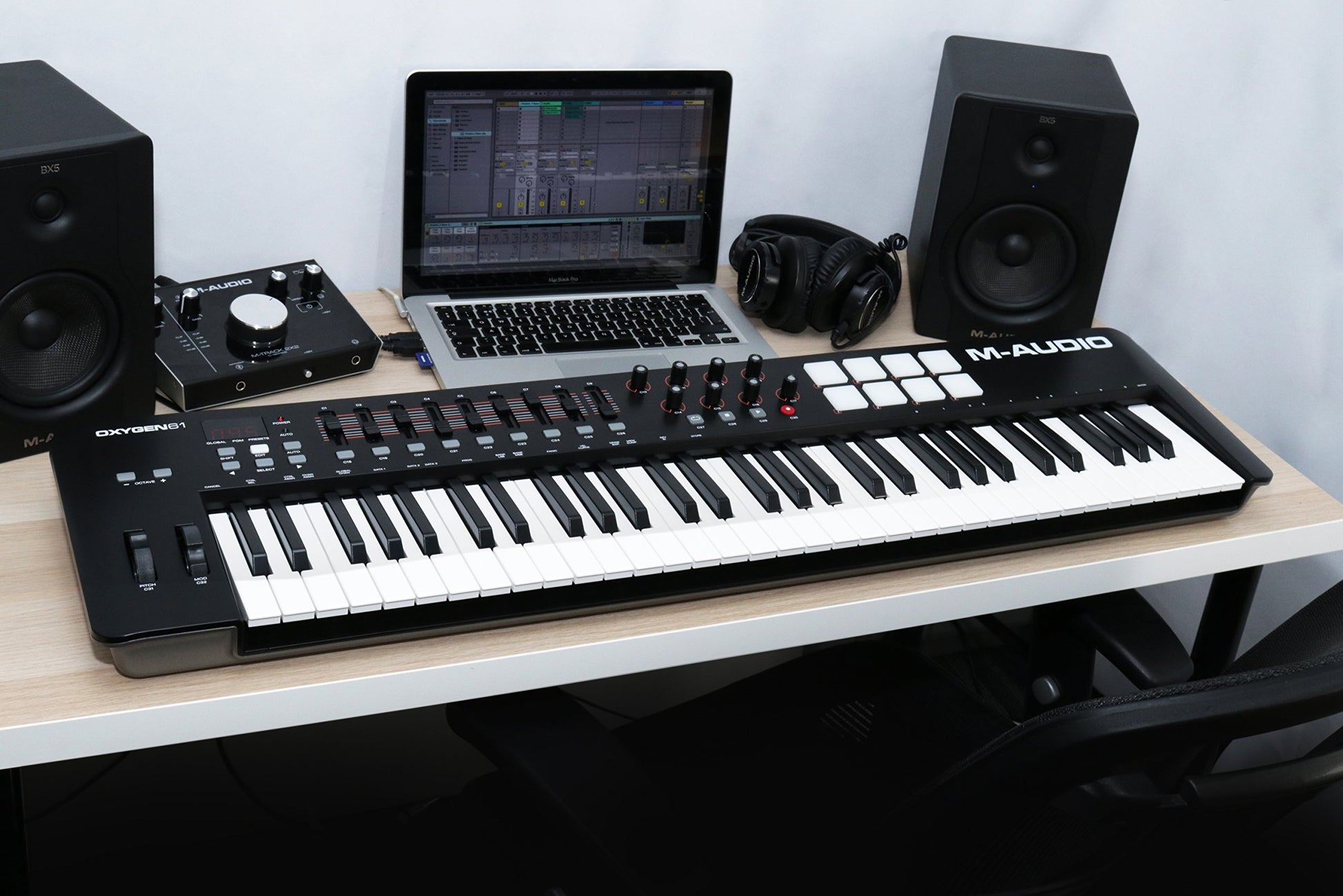 M-Audio Oxygen 61 MKIV Controlador deTeclado USB de 61 Teclas
