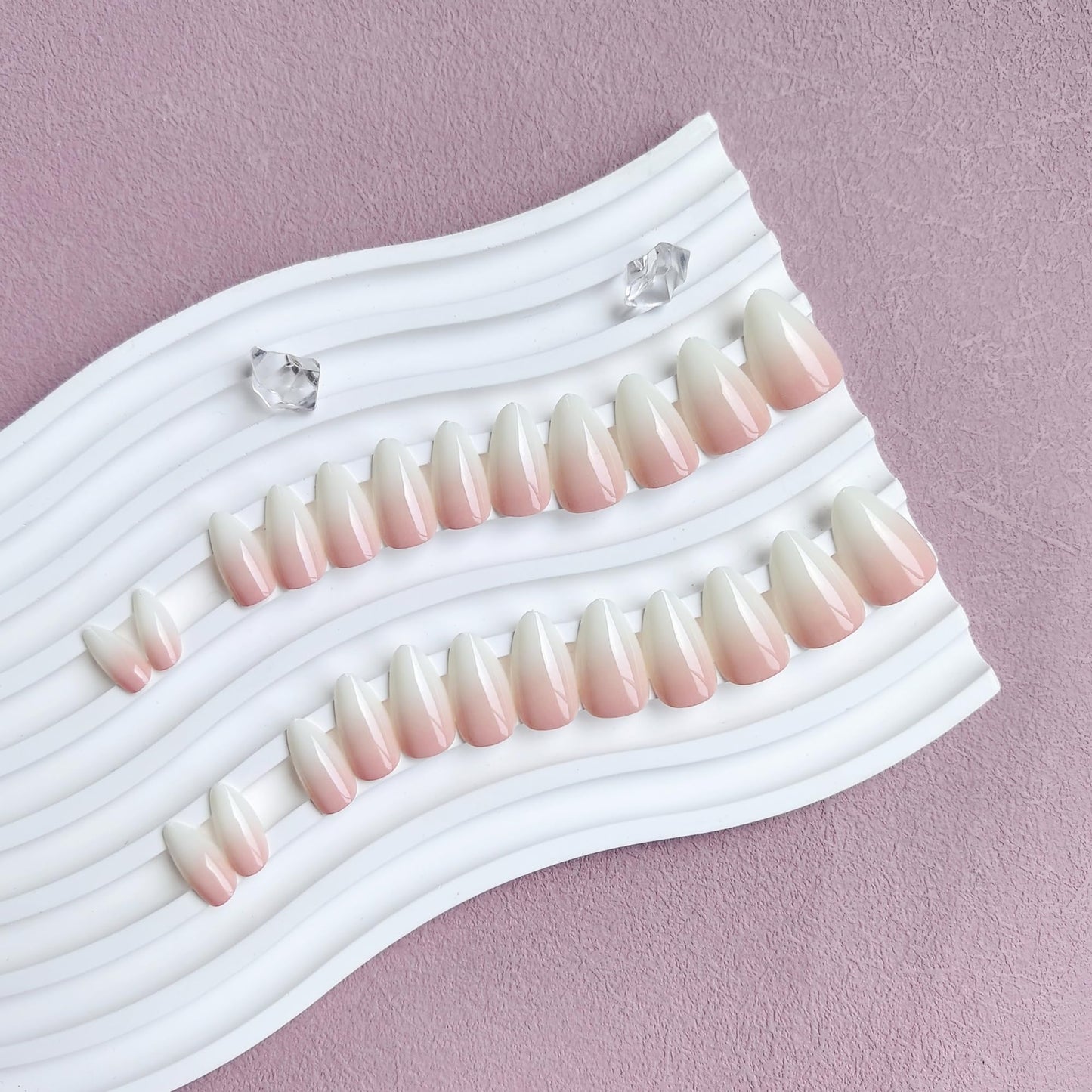 SXVME Uñas postizas cortas almendradas Ombre Press on Nails, uñas postizas cortas degradadas blancas y rosas Press ons, calidad de salón, uñas postizas acrílicas gruesas hechas a mano de