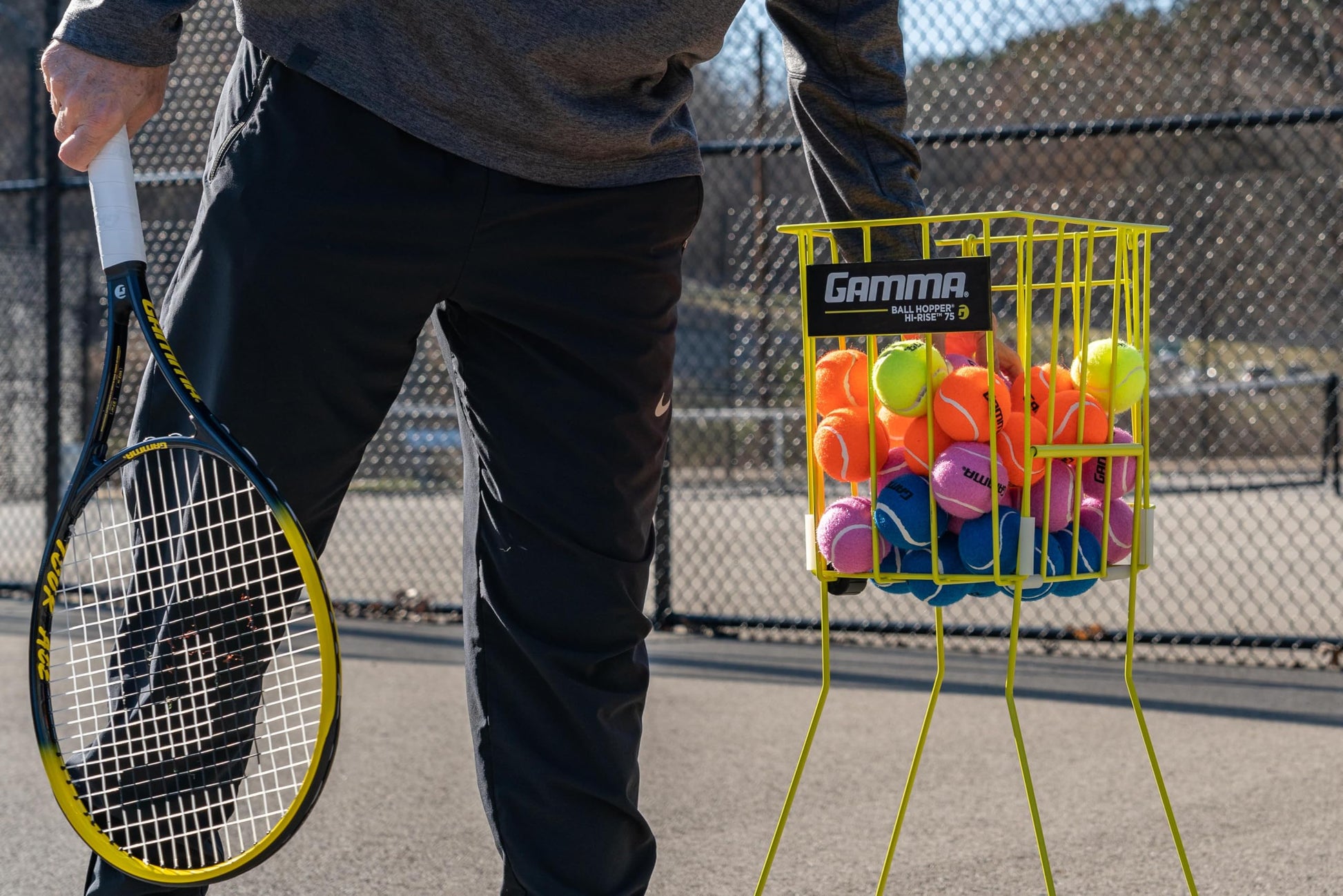 Gamma - Pelotas de Tenis sin presión para práctica y Clases de Tenis, Durabilidad a Largo Plazo y más Rebote Que Las Pelotas de Tenis estándar, Color Naranja, Bolsa de 18 Unidades