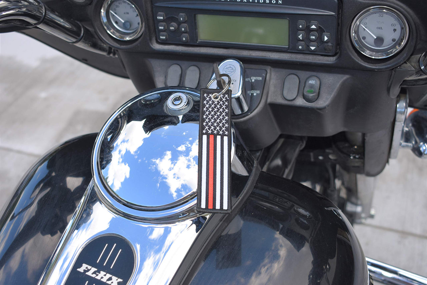 Great 1 etiqueta de llavero con bandera americana de línea roja fina con llavero y mosquetón, paquete de 2 unidades, bombero