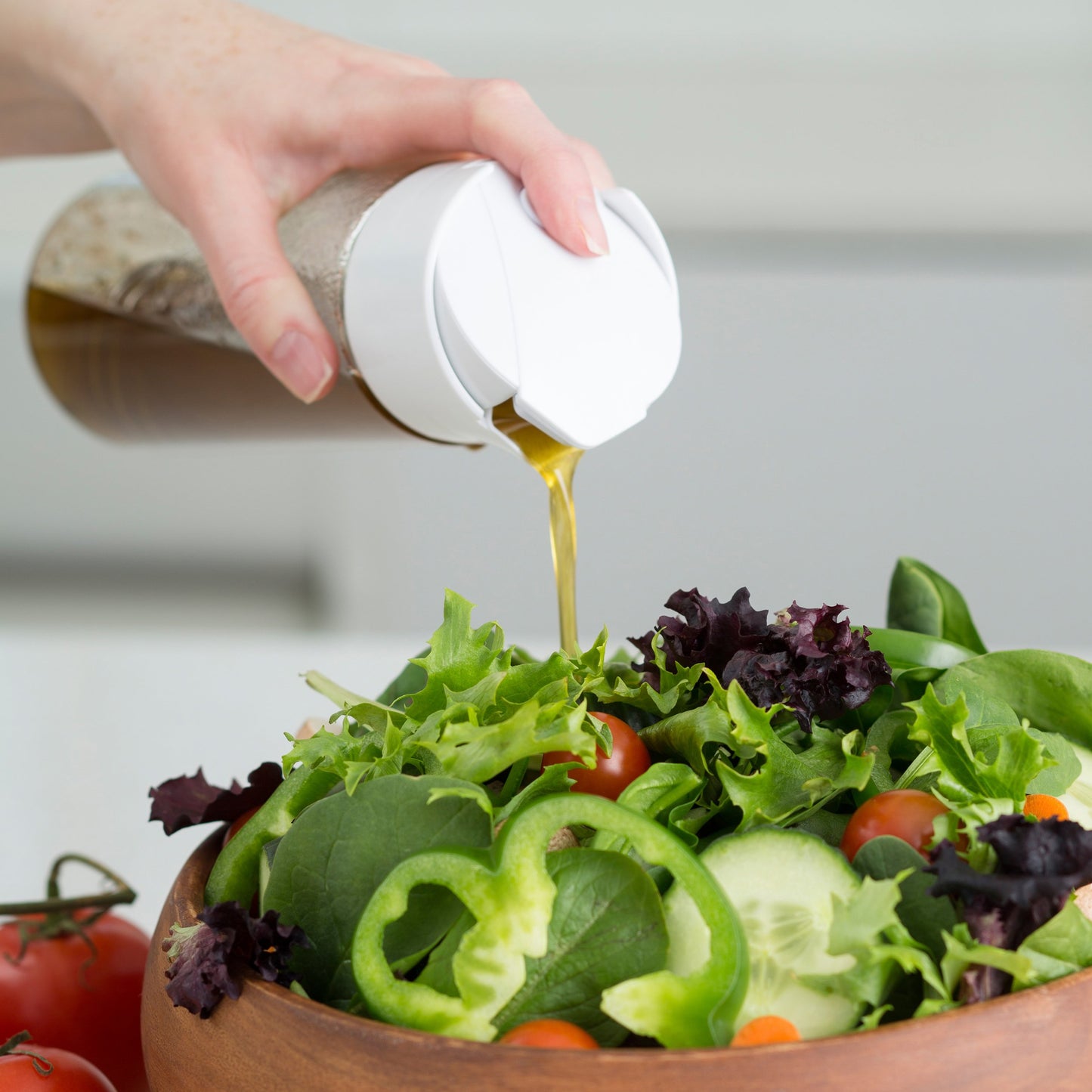 Botella de Plástico Whiskware Blanco a Prueba de Fugas con BlenderBall para Ensaladas Frescas y Caseras