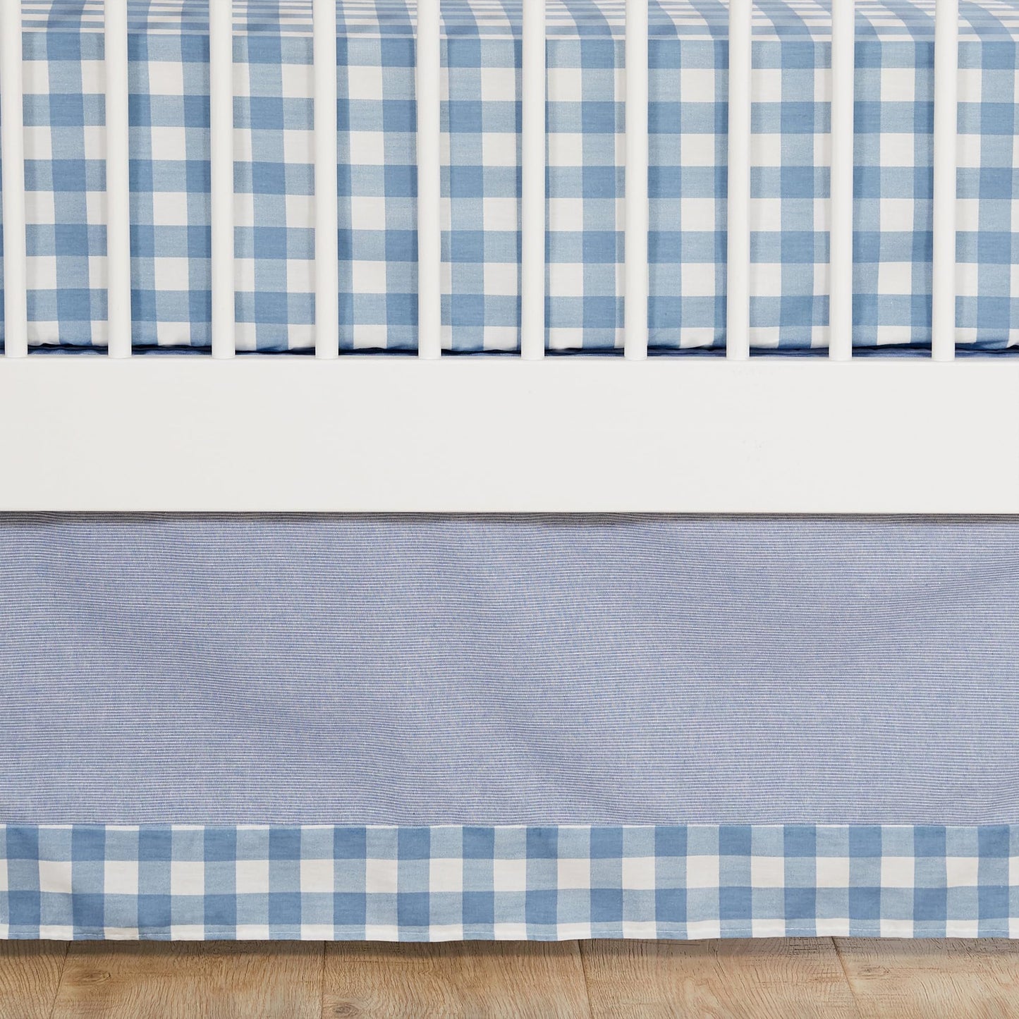 Levtex Baby - Juego de cama para cuna Forest Friends - Juego de guardería para bebé - Gingham - Azul y blanco - Retratos de animales - Set de 5 piezas incluye edredón, dos sábanas ajustables, adhesivo