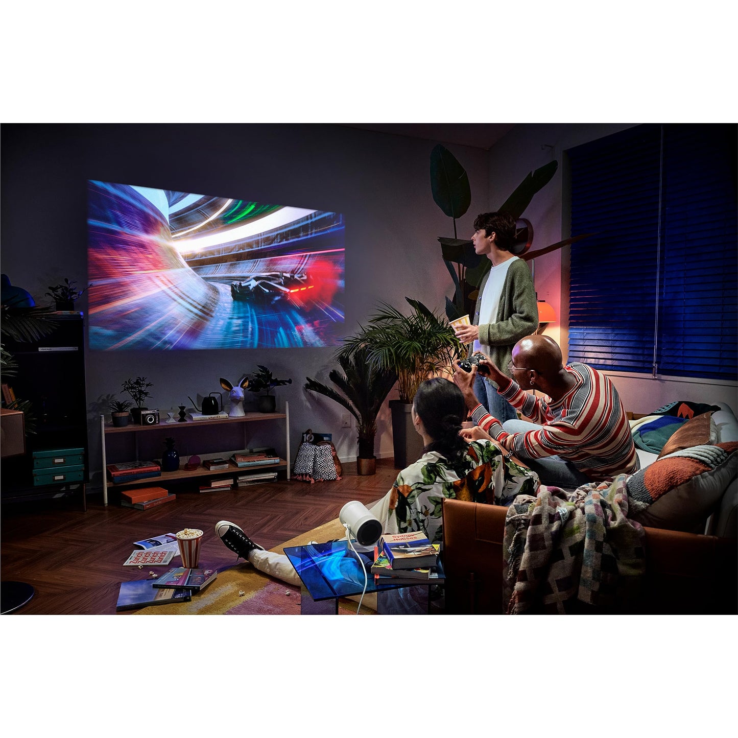 Samsung 30" - 100" The Freestyle 2nd Gen con Gaming Hub Proyector portátil Inteligente, FHD, HDR, Experiencia de Cine en casa con visualización Grande, Sonido 360, Modelo SP-LFF3CLAXXZA, Modelo 2023