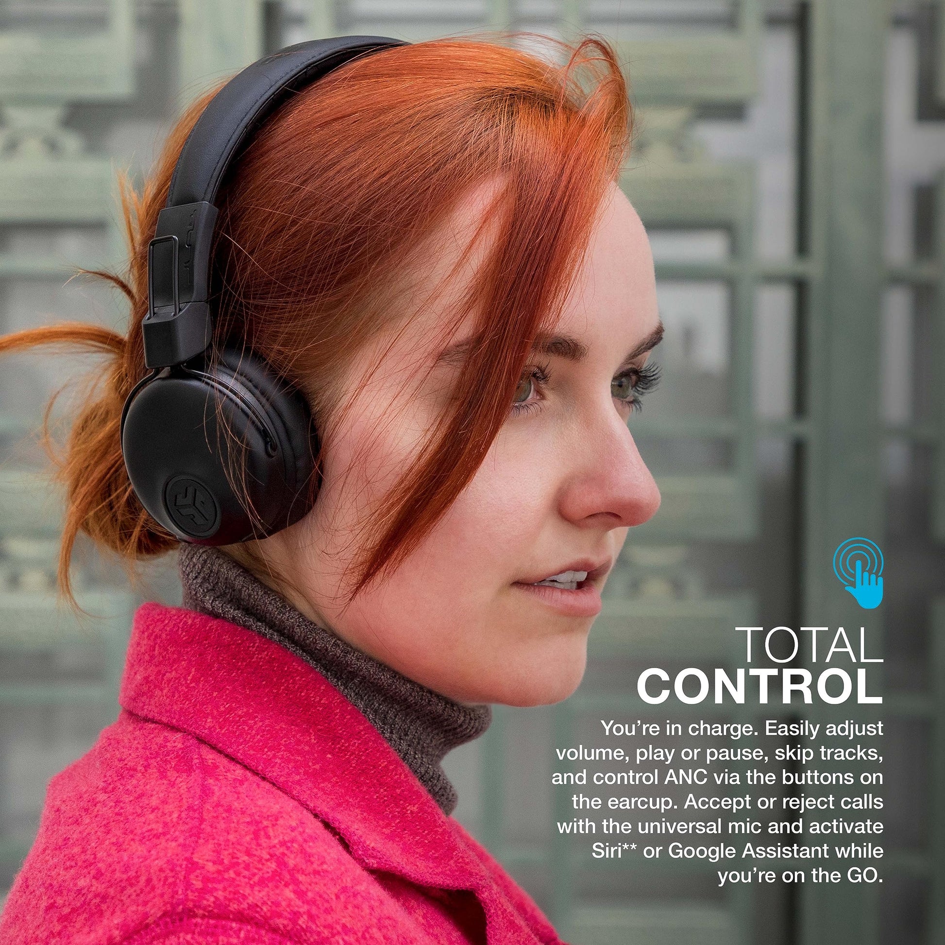 JLab Studio Auriculares Inalámbricos, Más de 30 Horas de Reproducción Bluetooth 5, Sonido EQ3, Cojines de Espuma de Nube y Cuero Sintético Ultra Afelpado, Controles de Pista y Volumen, Negros