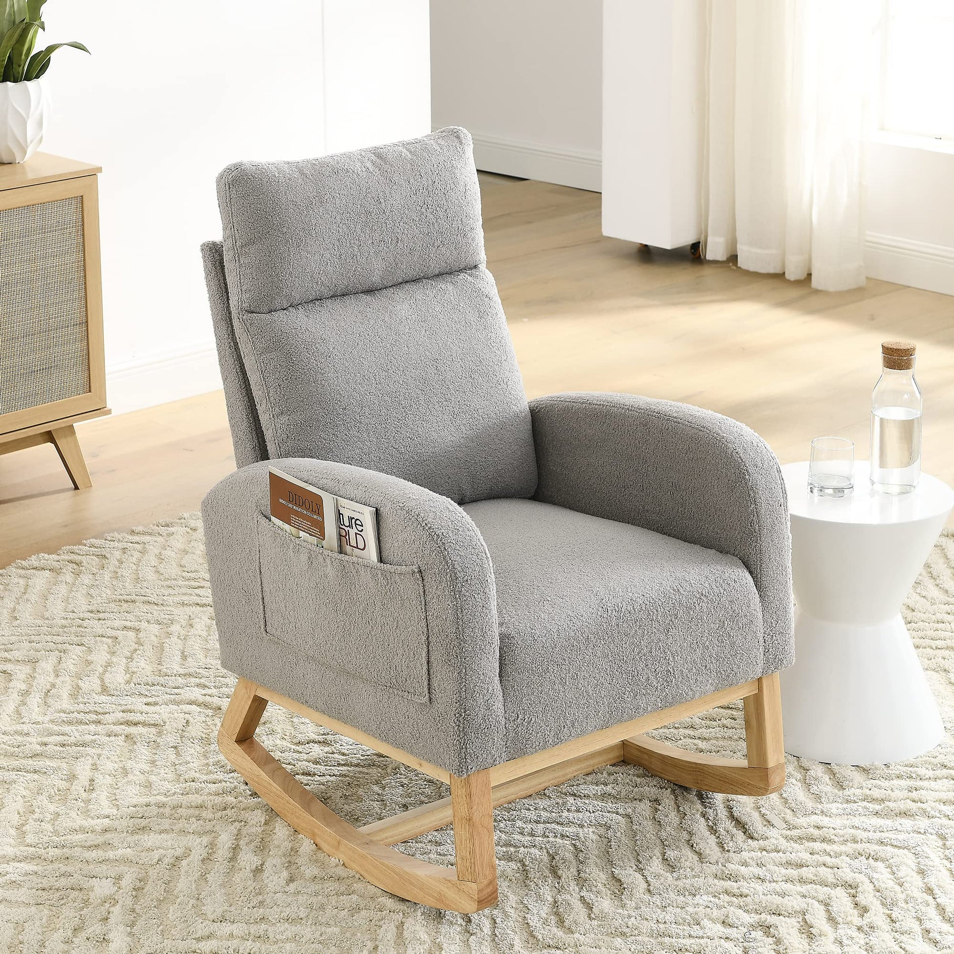 Krinana - Mecedora de guardería con patas de madera maciza, silla planeadora para guardería con dos bolsillos laterales, sillón basculante para sala de estar, recámara (gris, tela de peluche)