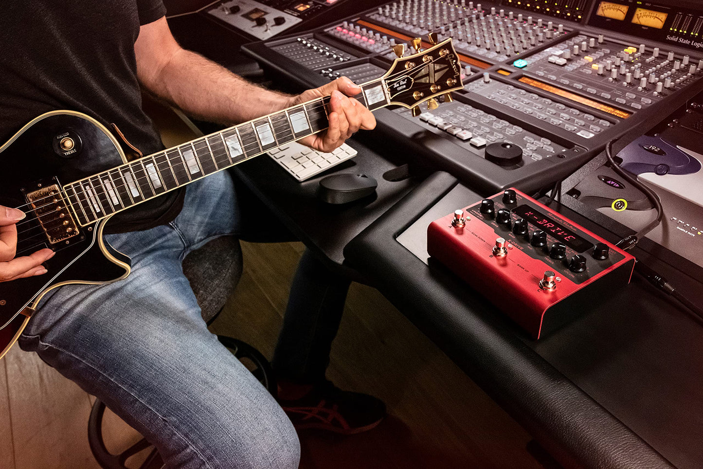 IK Multimedia AmpliTube X-DRIVE Pedal de distorsión, distorsión de todo el tiempo, sobremarcha, fuzz, compresor y más con emulación de gabinete a bordo