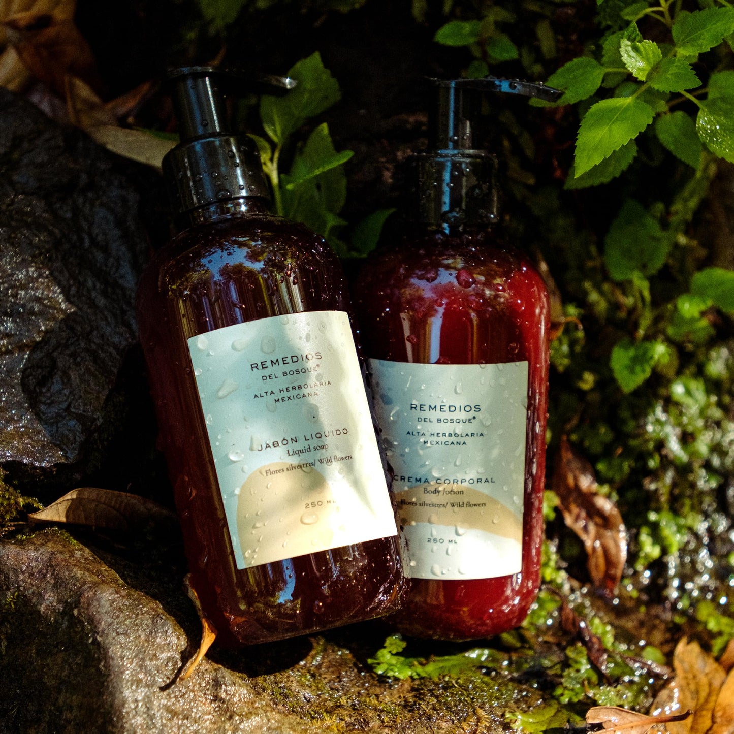 Remedios del Bosque Jabón Líquido Natural para Manos y Cuerpo con Flores Silvestres 250 ML, Libre de Sulfatos y Triclosán, con Derivados de Coco que Limpian Profundamente.