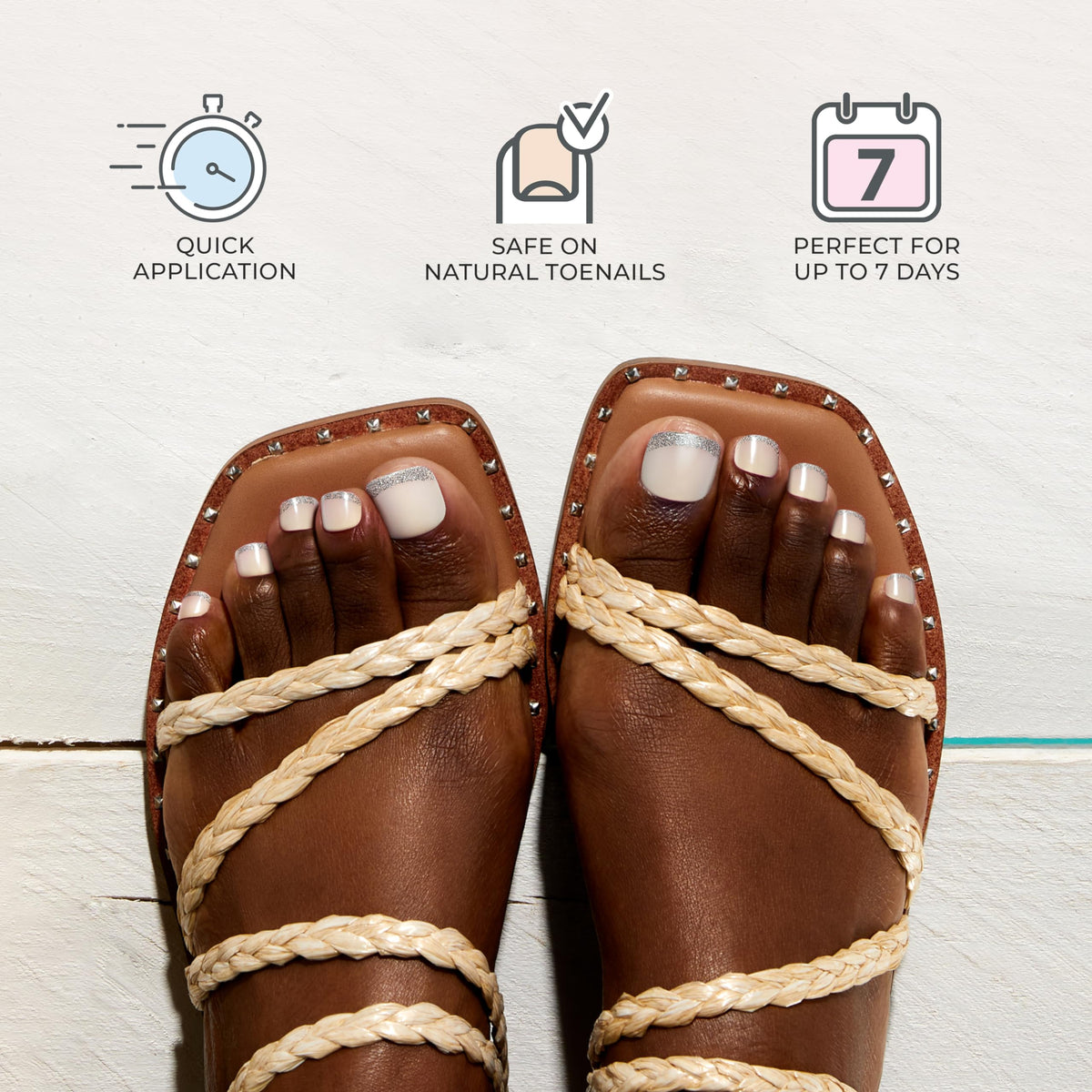 imPRESS Uñas postizas KISS sin pegamento para pedicura, diseño "Paradise Ticket", beige claro, tamaño corto, forma ovalada. Incluye 24 uñas, almohadilla de preparación, hoja de instrucciones, 1 palito