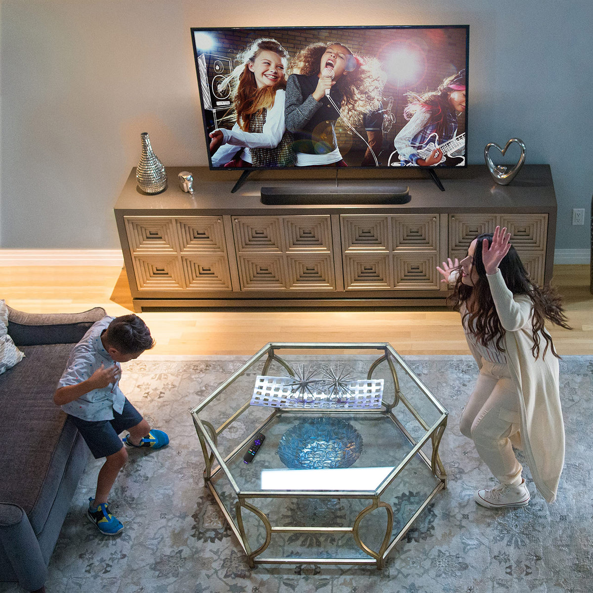 Barra de Sonido Inteligente Roku Negro con Reproductor Multimedia 4K/HD/HDR y Control de Voz Roku