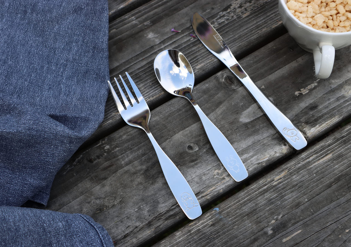 Exzact Stainless Steel 18 Pieces Childrens Flatware/Kids Silverware/Cutlery Set - 6 x Safe Forks, 6 x Safe Table Knives, 6 x Tablespoons - Safe Toddler Utensils (Engraved Dog Cat Bunny)