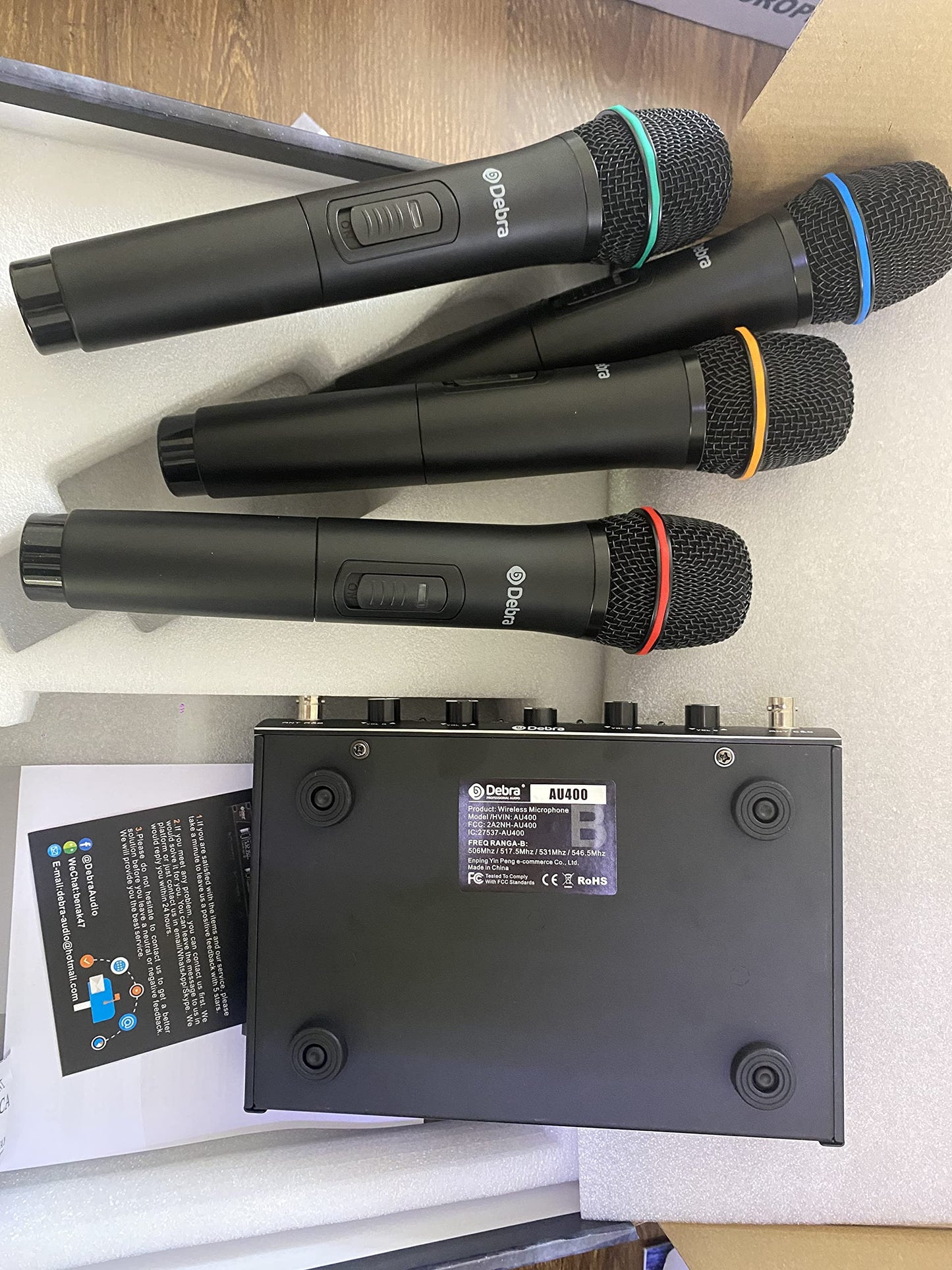 Debra Audio Pro UHF Sistema De Micrófono Inalámbrico De 4 Canales con Micrófonos Inalámbricos, Receptor De Metal, Ideal para La Fiesta De La Iglesia De Karaoke (with 4 Handheld (B))