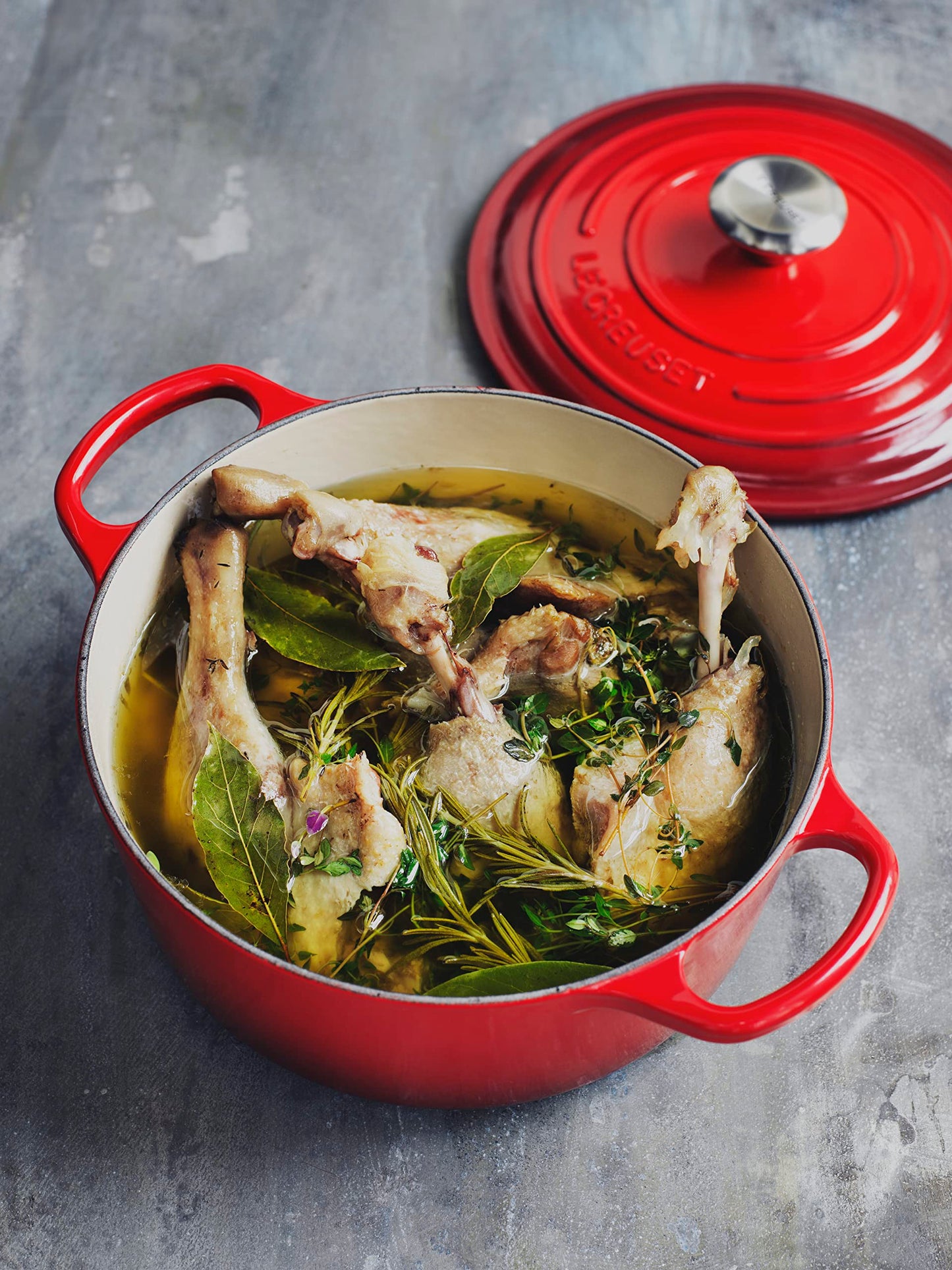 Le Creuset Signature - Horno holandés redondo esmaltado de hierro fundido, 9 cuartos de galón, Cerise