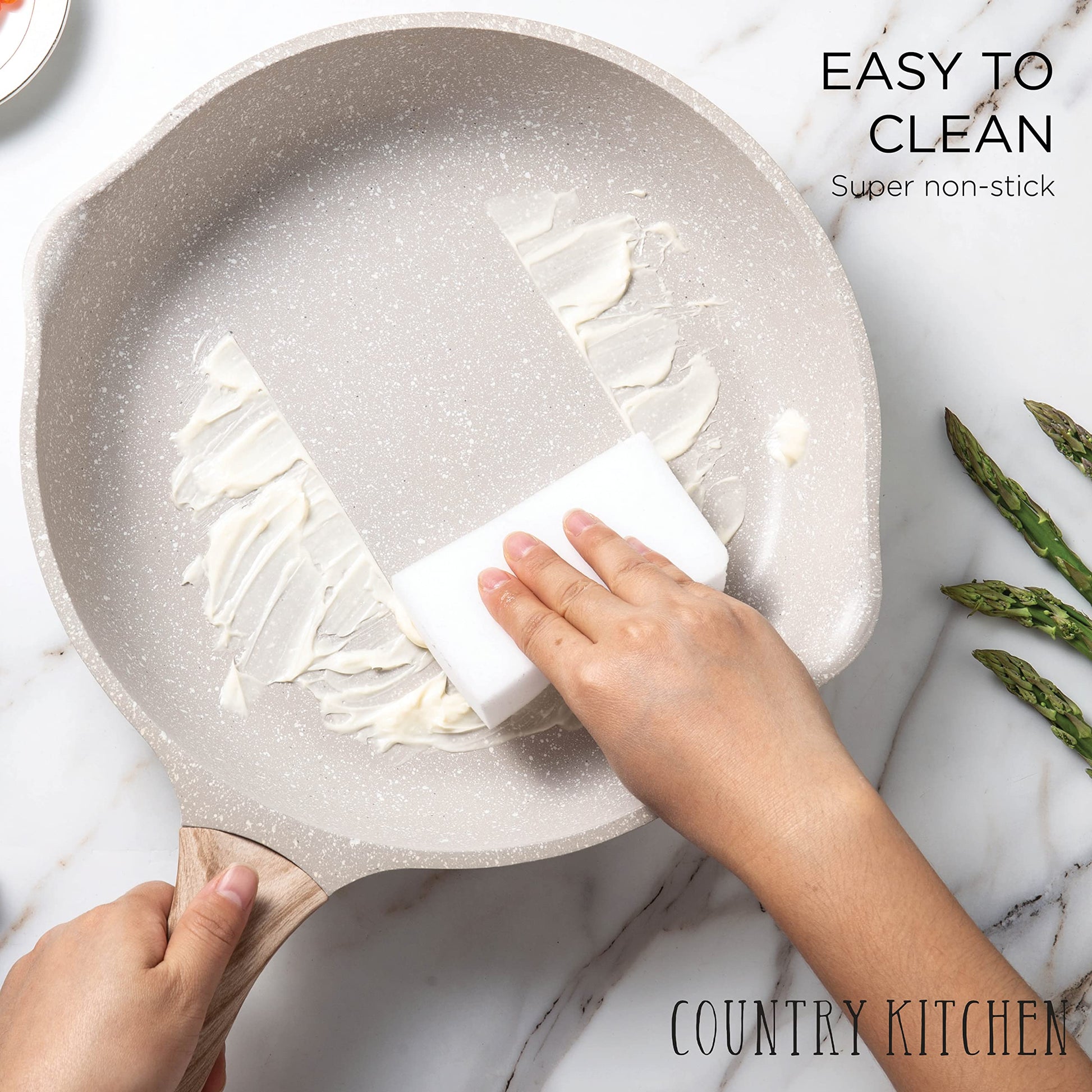 Country Kitchen - Juego de utensilios de cocina antiadherentes de inducción 13 ollas y sartenes de aluminio con asas BAKELITE - Ollas de inducción y sartenes con tapas de vidrio Crema (YCASPF9 CRM)
