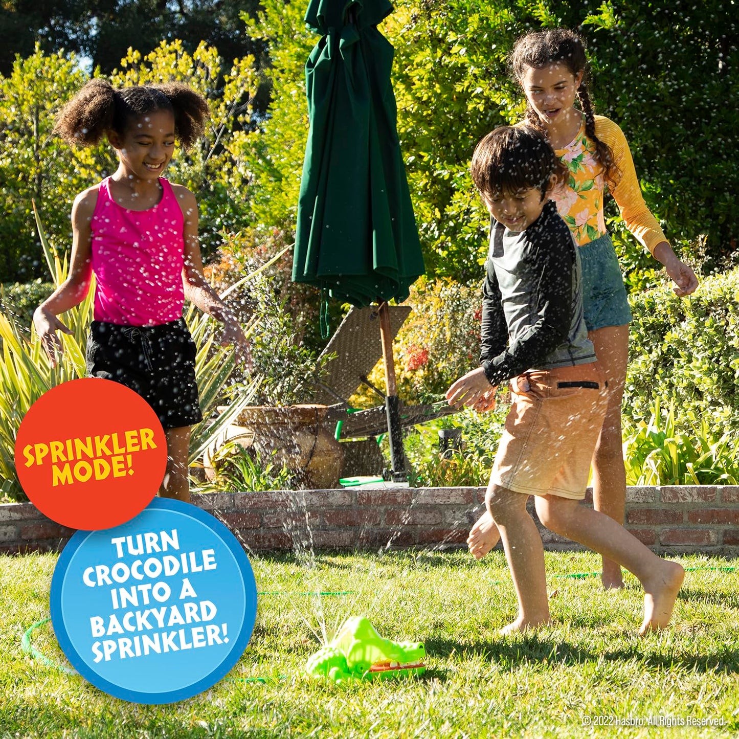 Hasbro Juego de Agua de cocodrilo para Dentista, Juego de Agua para niños, aspersor de Patio Trasero, Juegos al Aire última intervensión para diversión de Verano