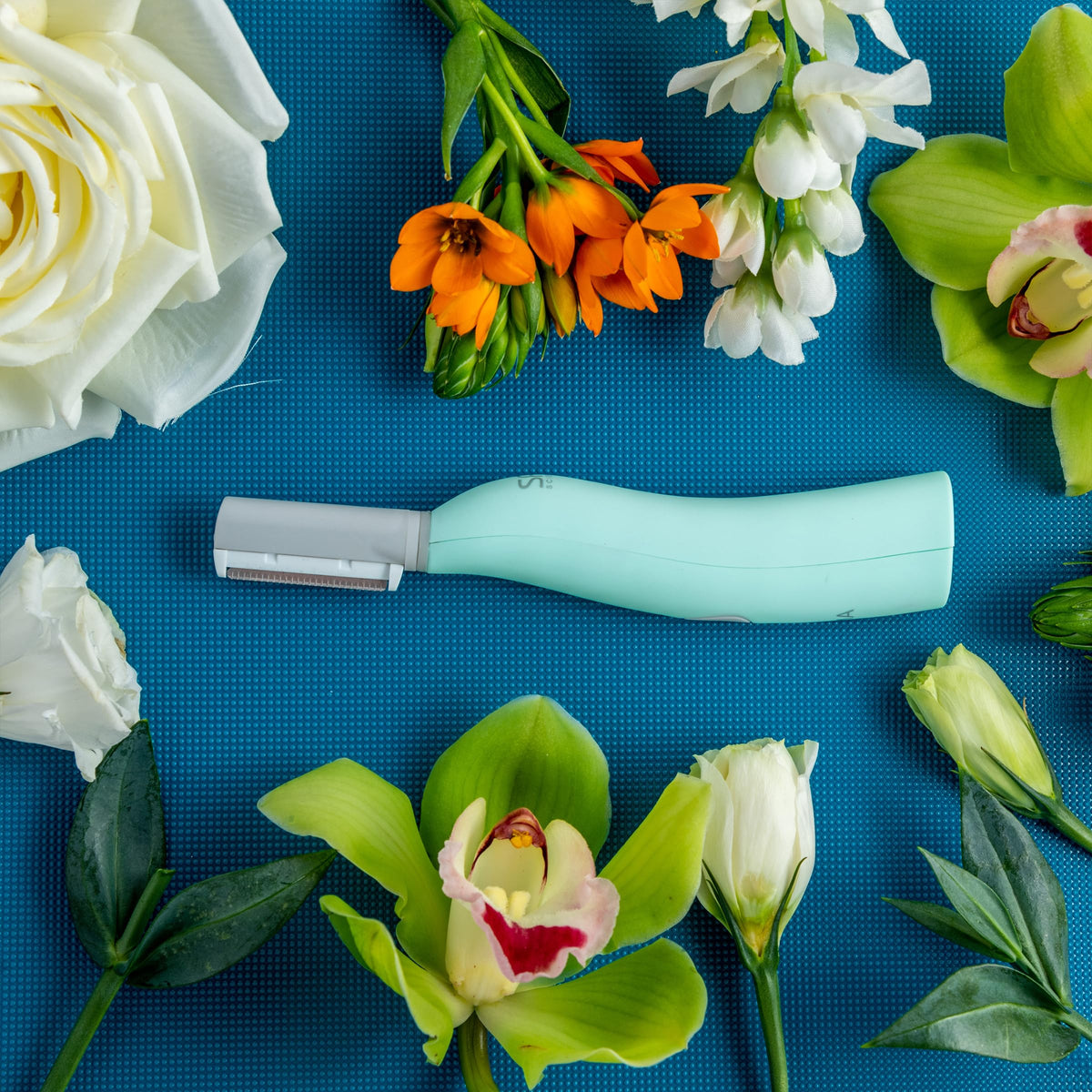 Spa Sciences SIMA Sonic Dermaplaning Tool-Profesional e indoloro 2 en 1 Exfoliación facial y sistema de depilación de melocotón con 7 semanas de tratamiento incluido|Anti-envejecimiento | 3 velocidades|Recargable
