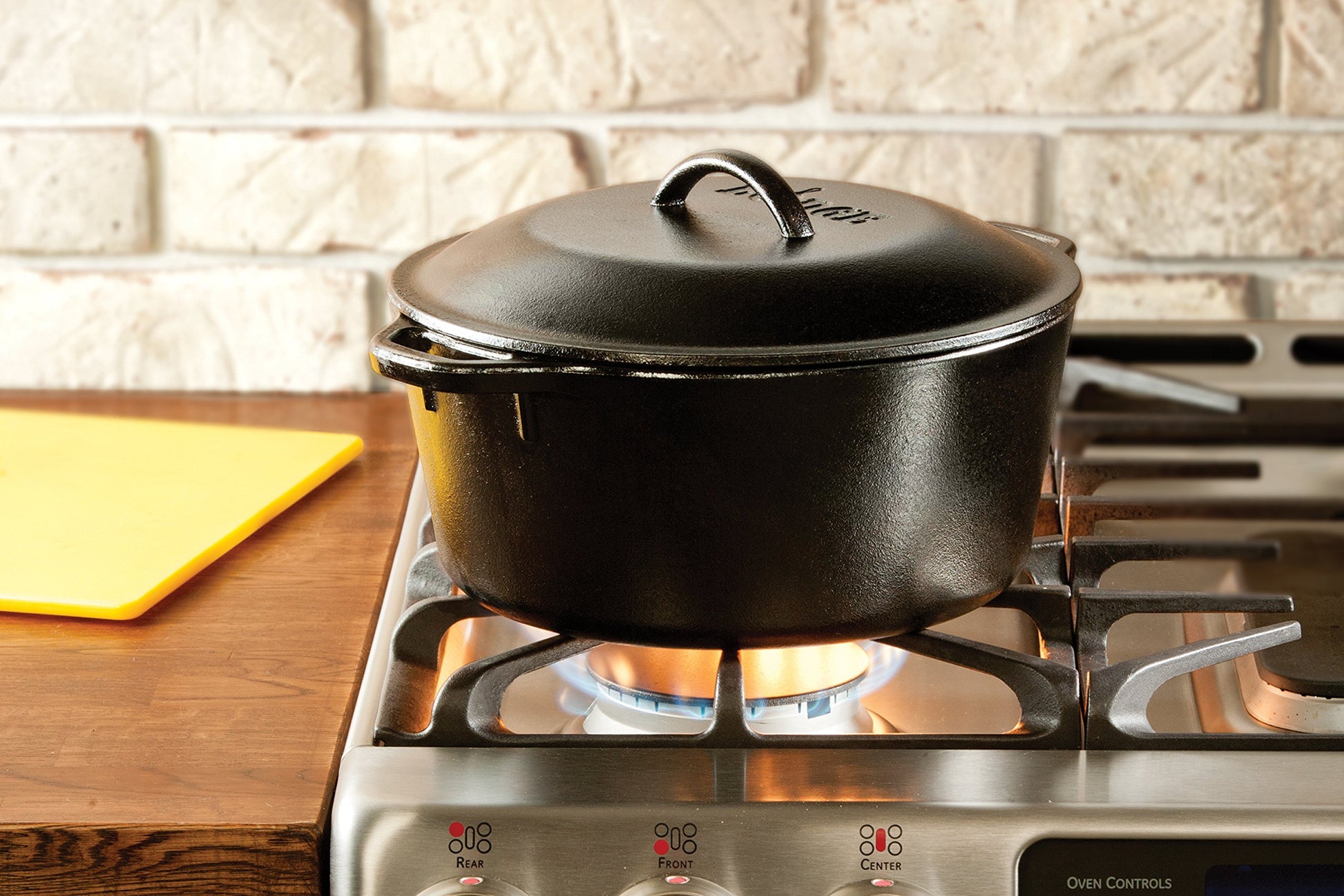 Lodge, Horno estilo holándes con azas, Negro, 4.7 litros